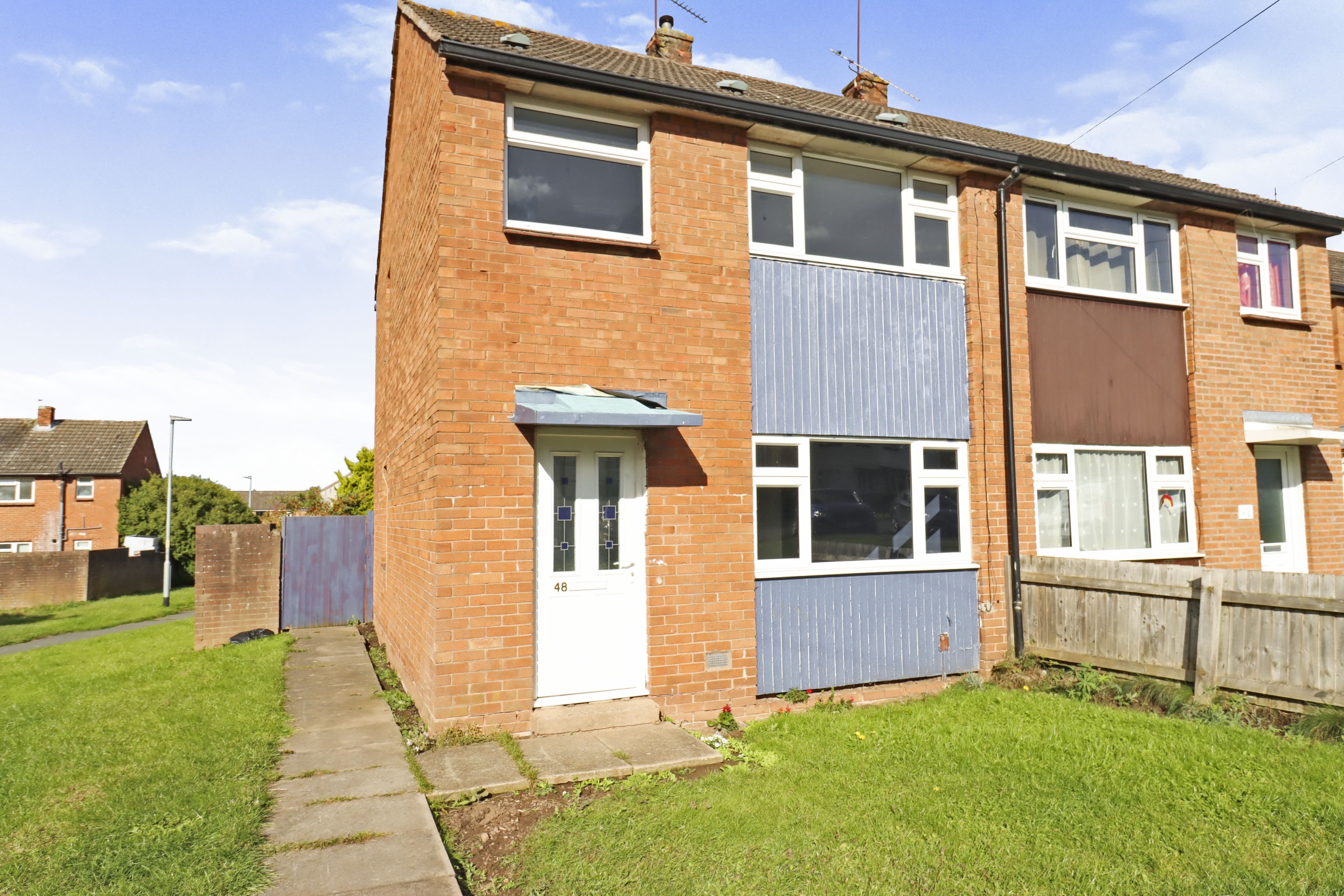 3 bedroom semidetached house for sale in Springhill Crescent, Telford