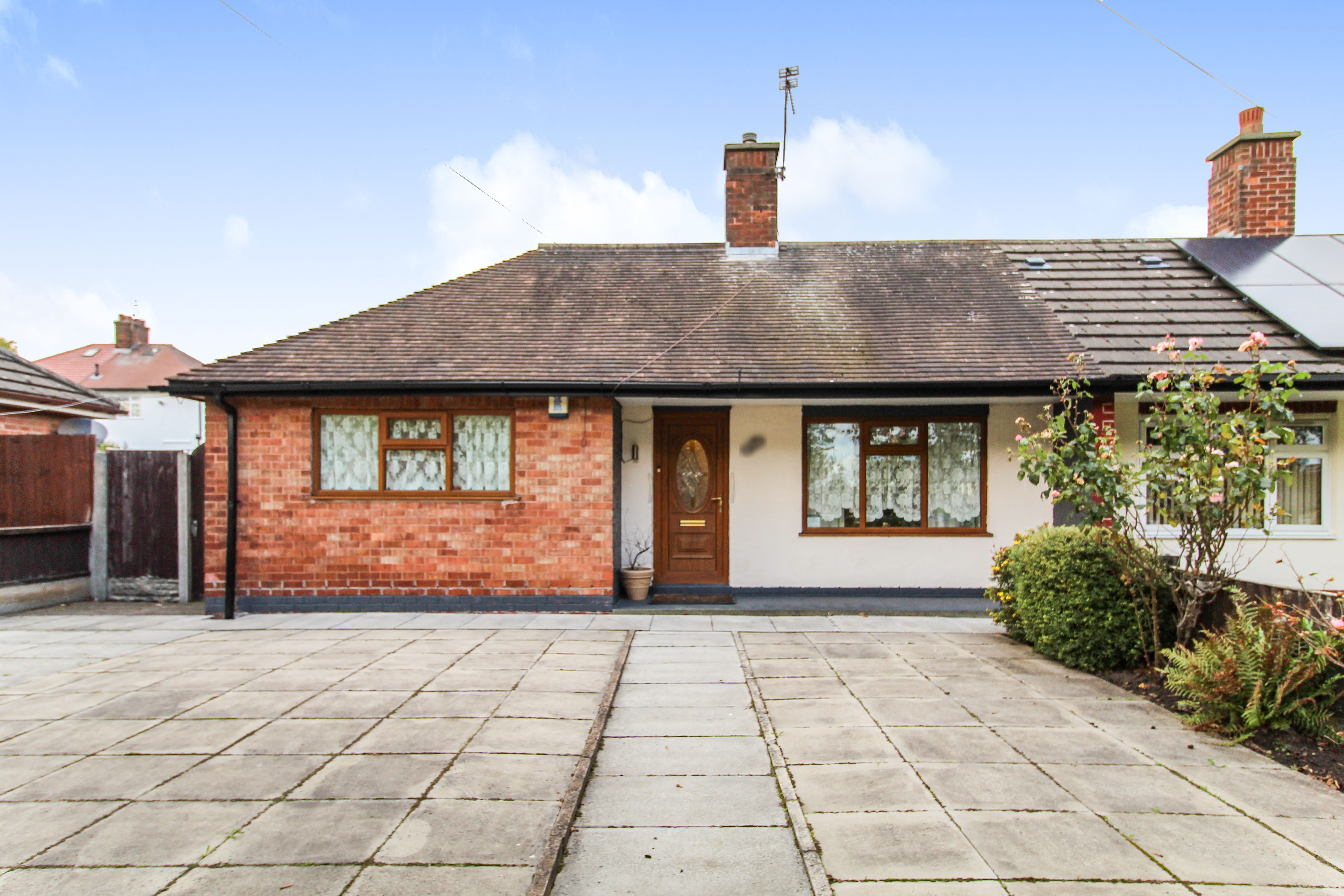 1 bedroom bungalow for sale in Poplars Avenue, Warrington, WA2 9TH