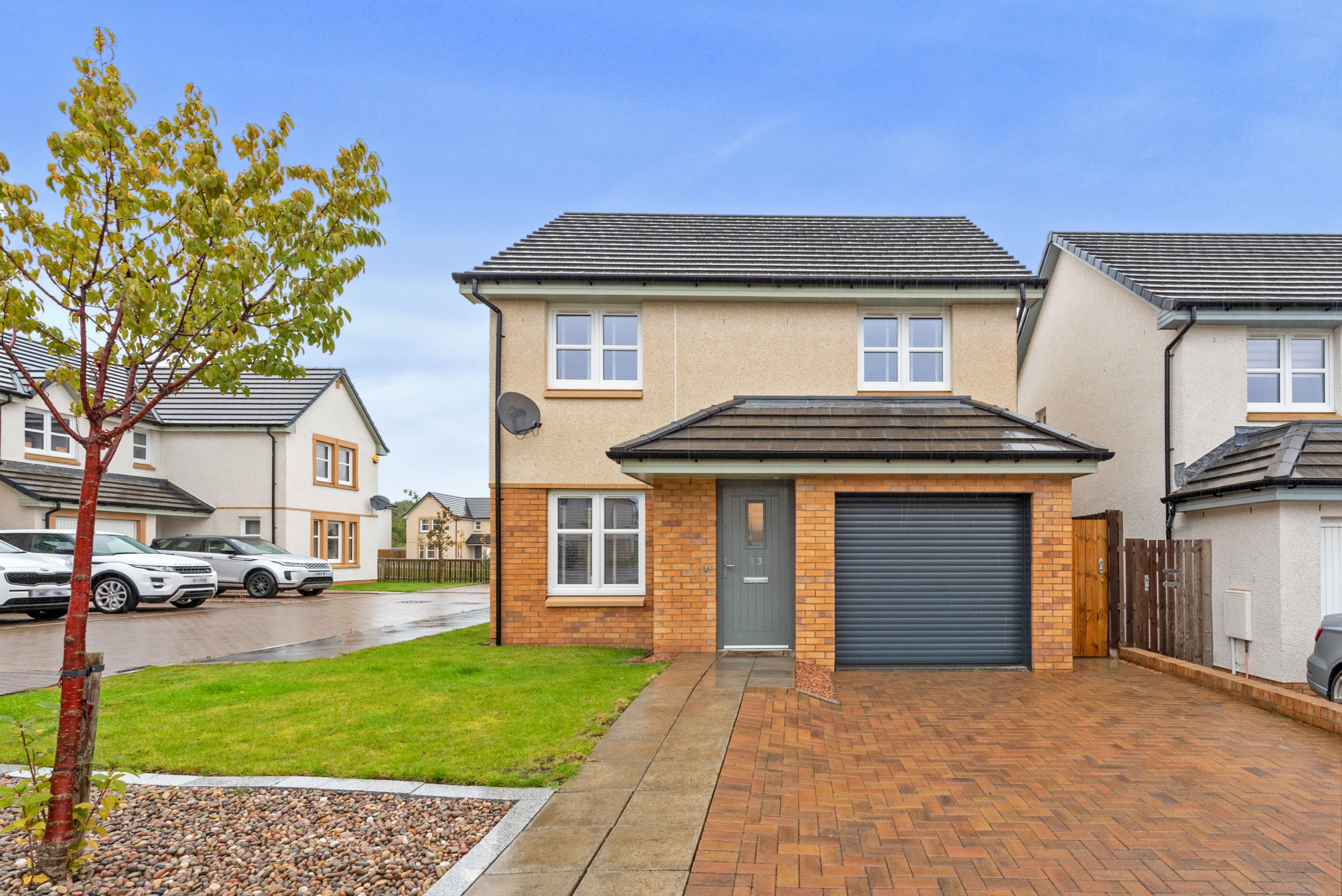 3 bedroom detached house for sale in Constantine Place, Dunfermline