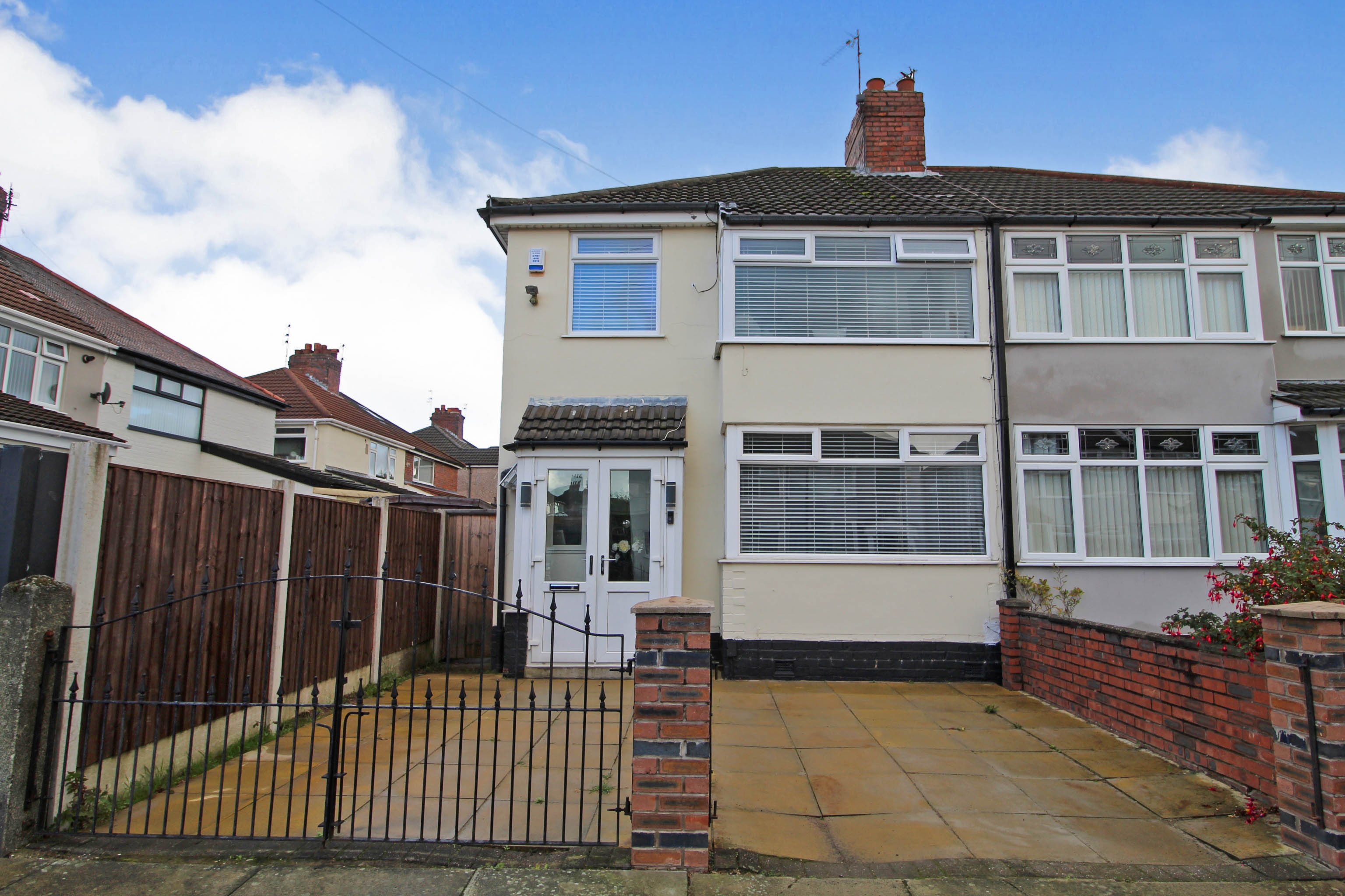 3 bedroom semidetached house for sale in Ringwood Avenue, Liverpool