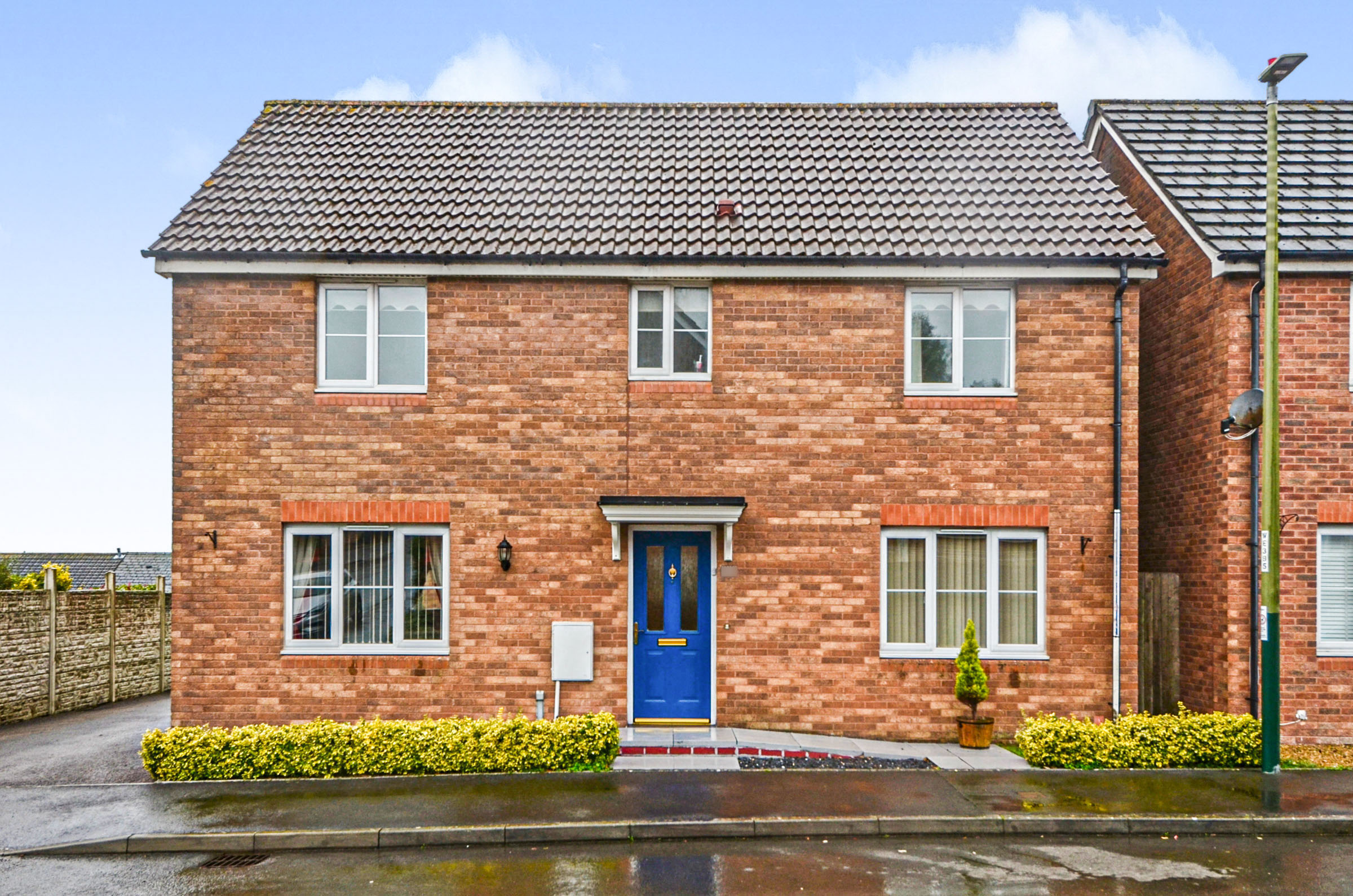 4 bedroom detached house for sale in Marsh Court, Bargoed, CF81 9BF