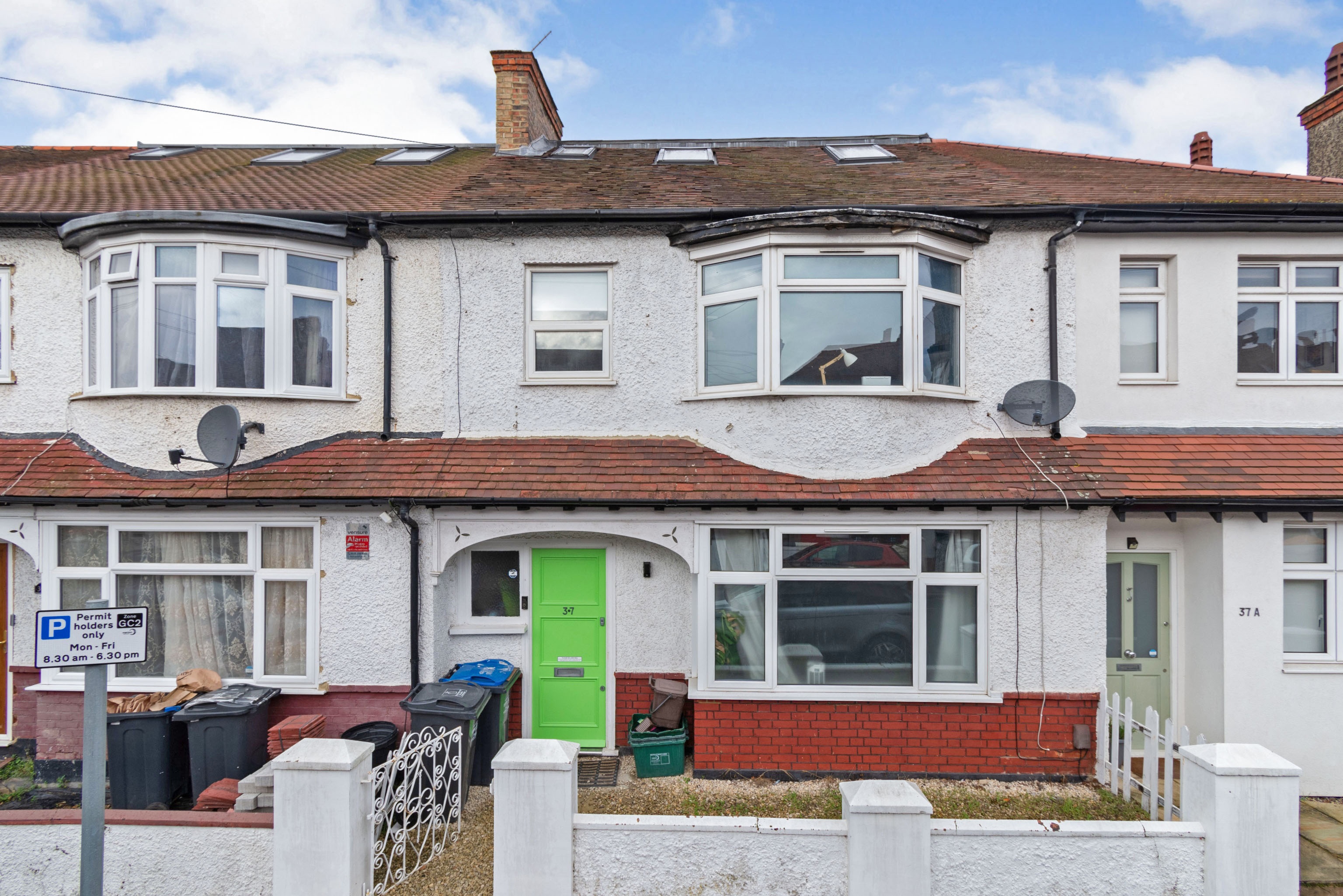 4 bedroom terraced house for sale in Thirsk Road, Mitcham, CR4 2BL