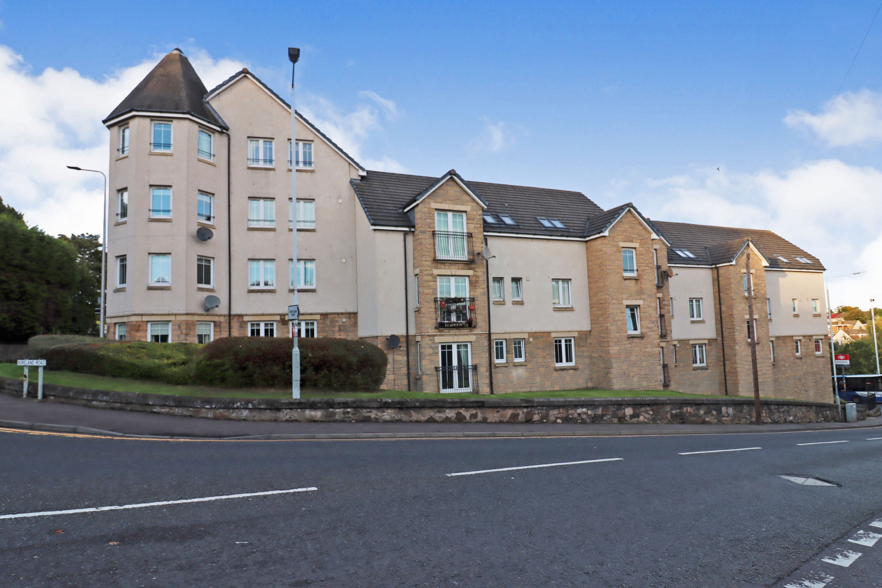 2 bedroom flat for sale in Croft An Righ, Inverkeithing, KY11 1PF