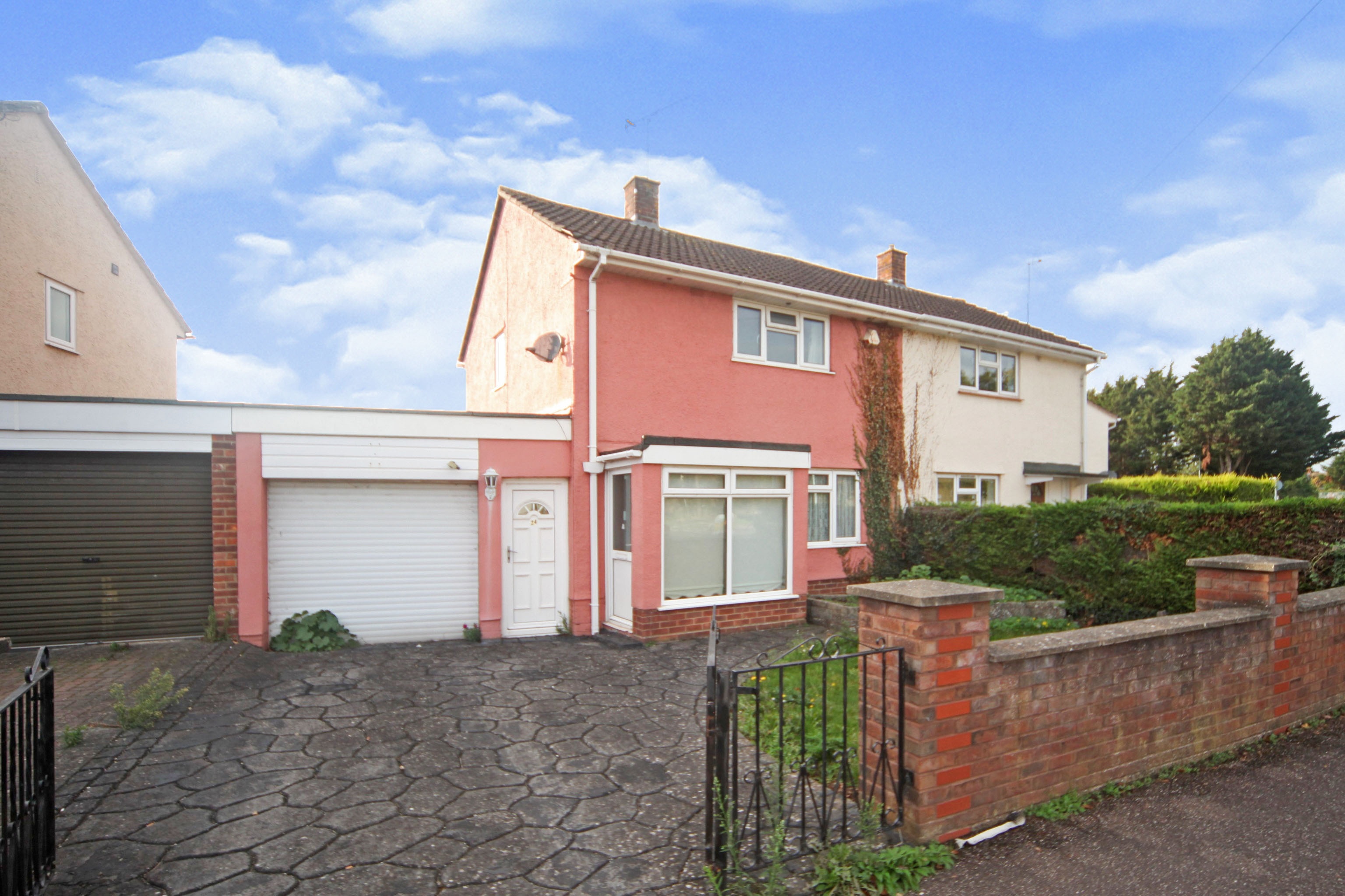 2 bedroom semidetached house for sale in Wordsworth Drive, Taunton