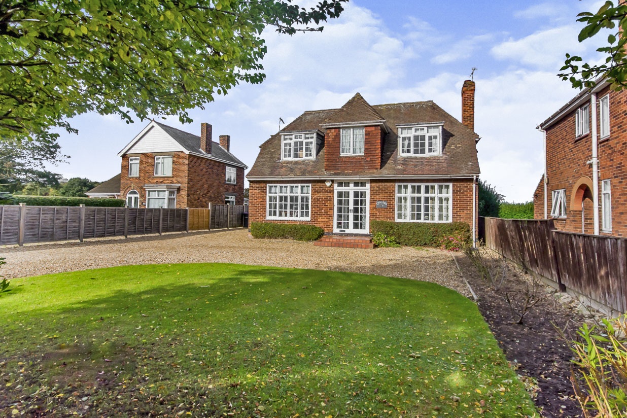 2 bedroom detached house for sale in Wainfleet Road, Boston, PE21 9RN