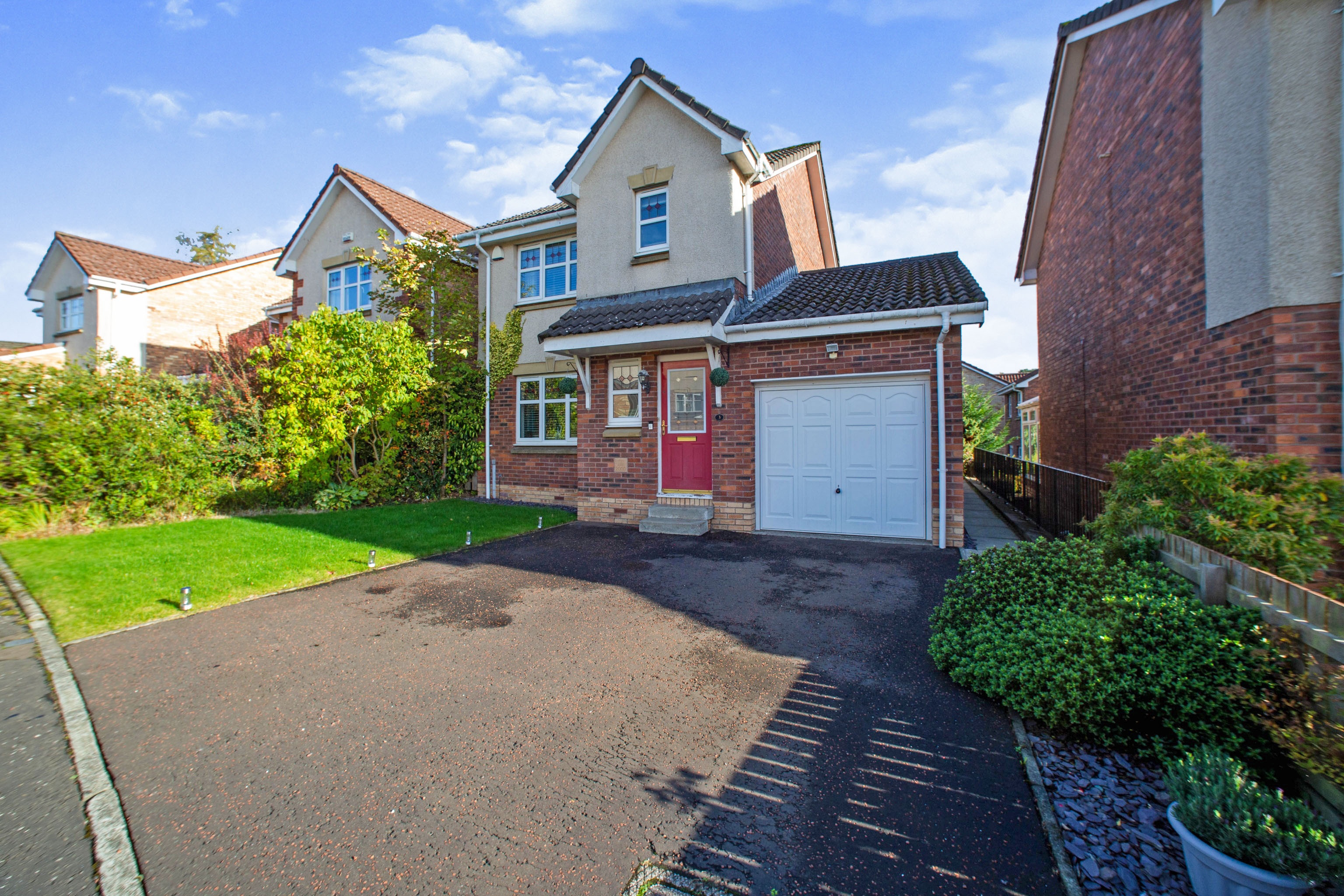 3 bedroom detached house for sale in Barn Place, Livingston, EH54 7EN