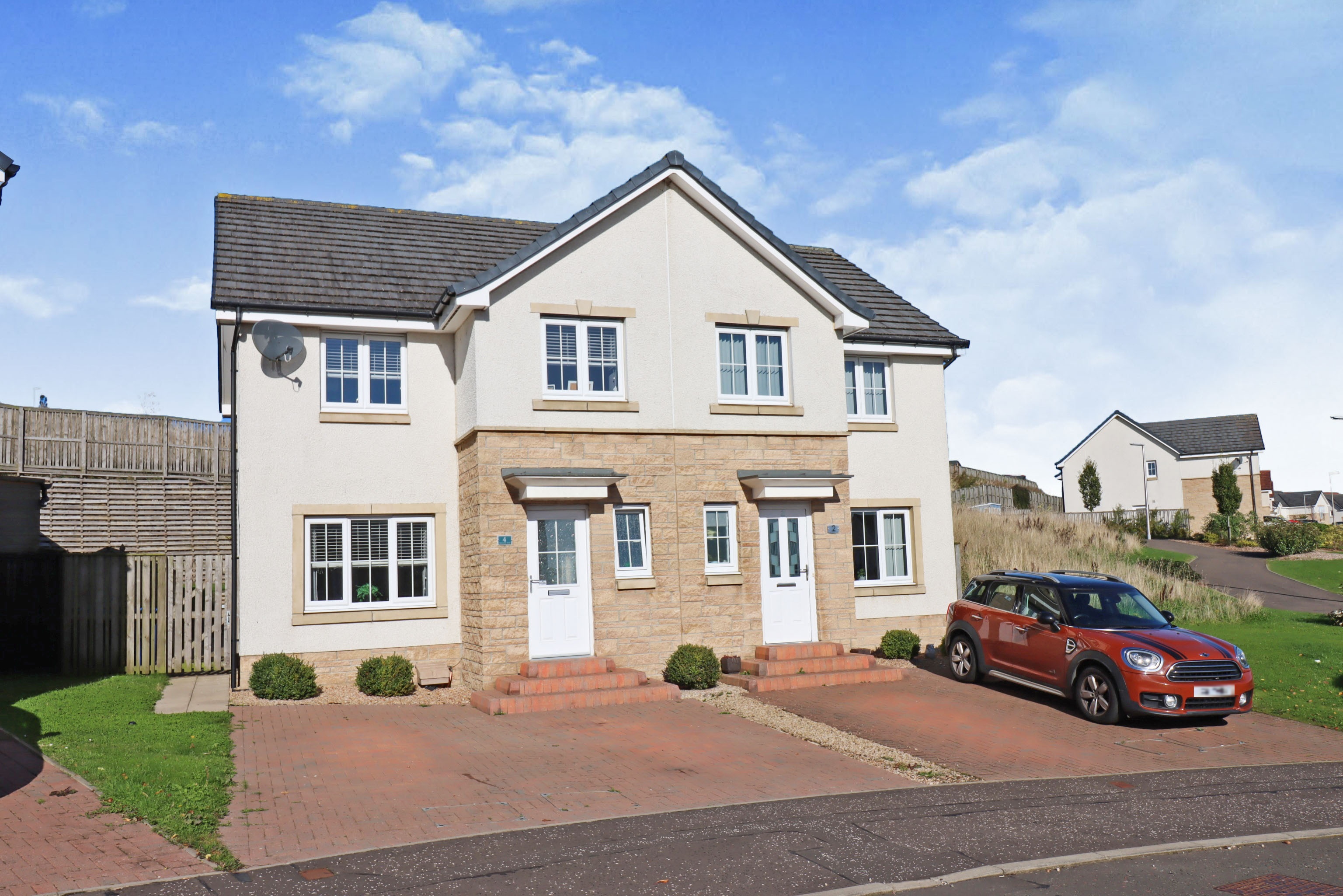3 bedroom semidetached house for sale in Jennie Lee Road, Cowdenbeath