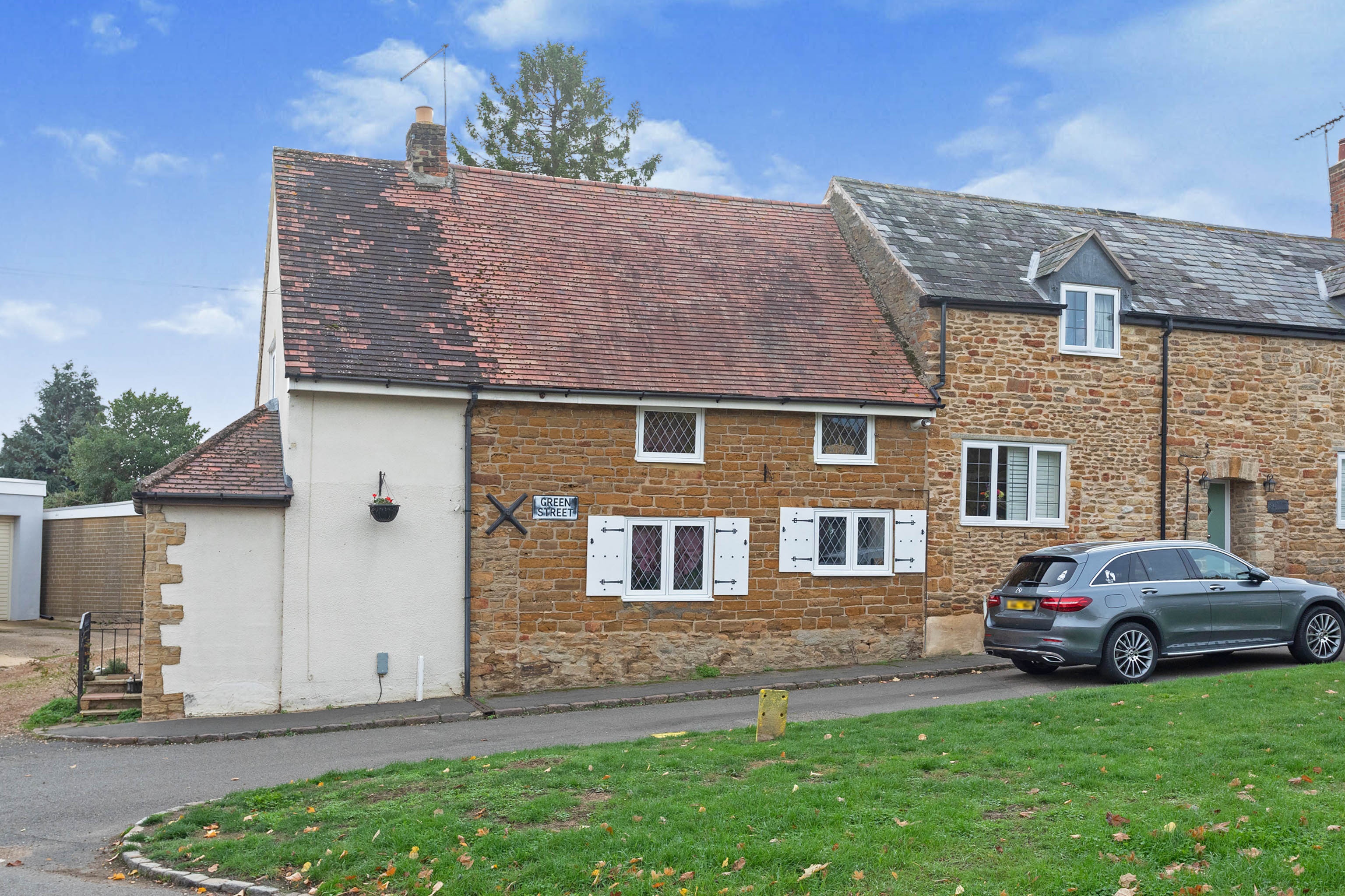 2 bedroom end of terrace house for sale in Green Street, Milton Malsor