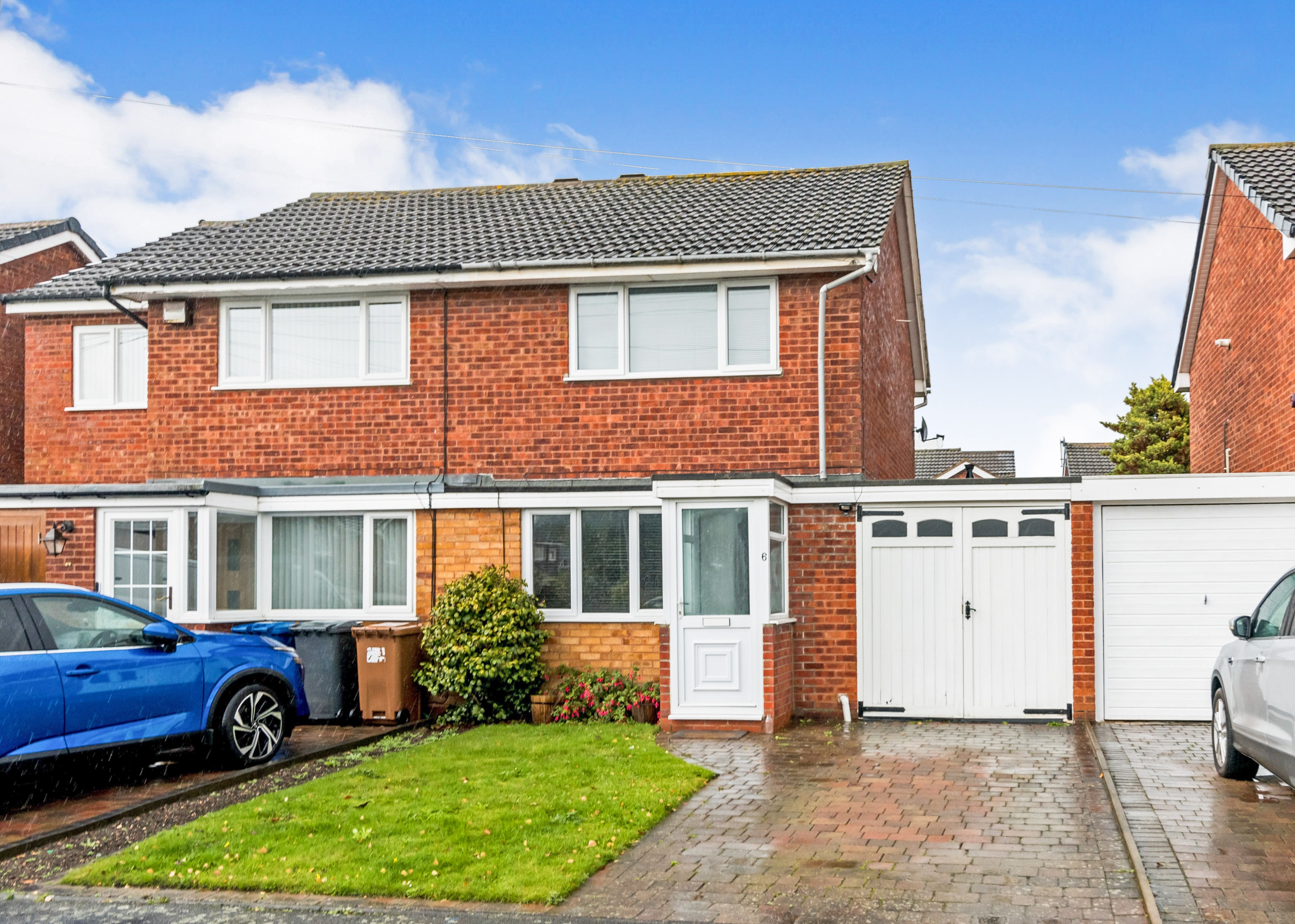 2 bedroom semidetached house for sale in Masefield Close, Lichfield