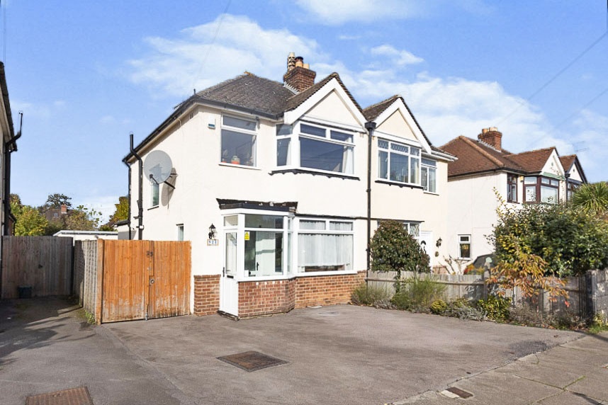 4 bedroom semidetached house for sale in Merriville Road, Cheltenham