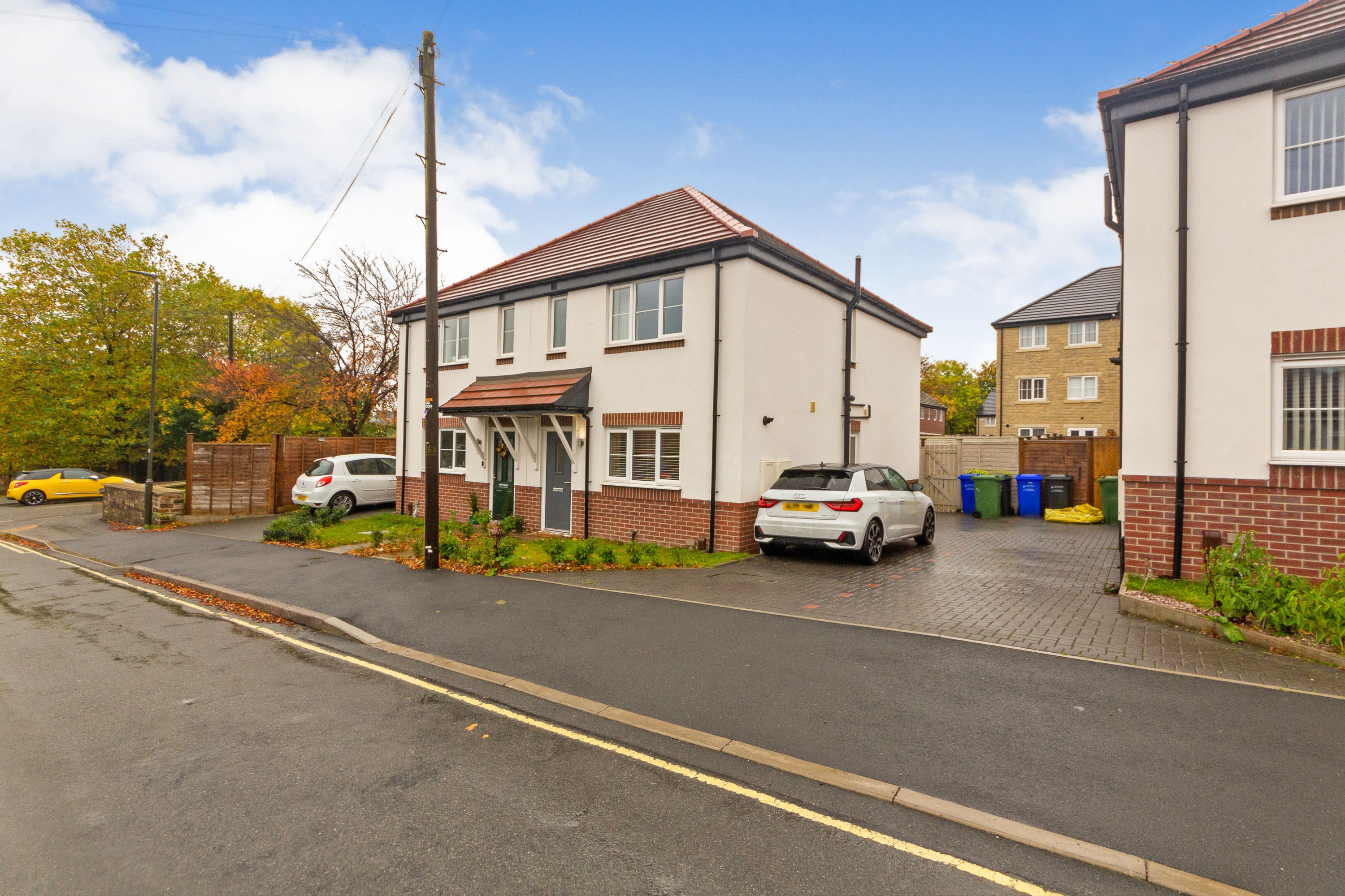 3 bedroom semidetached house for sale in Hazlehurst Avenue