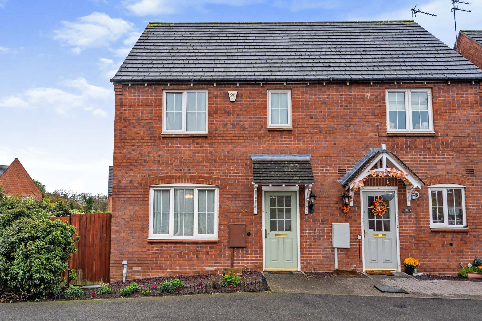 3 bedroom semidetached house for sale in Paddock Way, Hinckley, LE10 0BZ