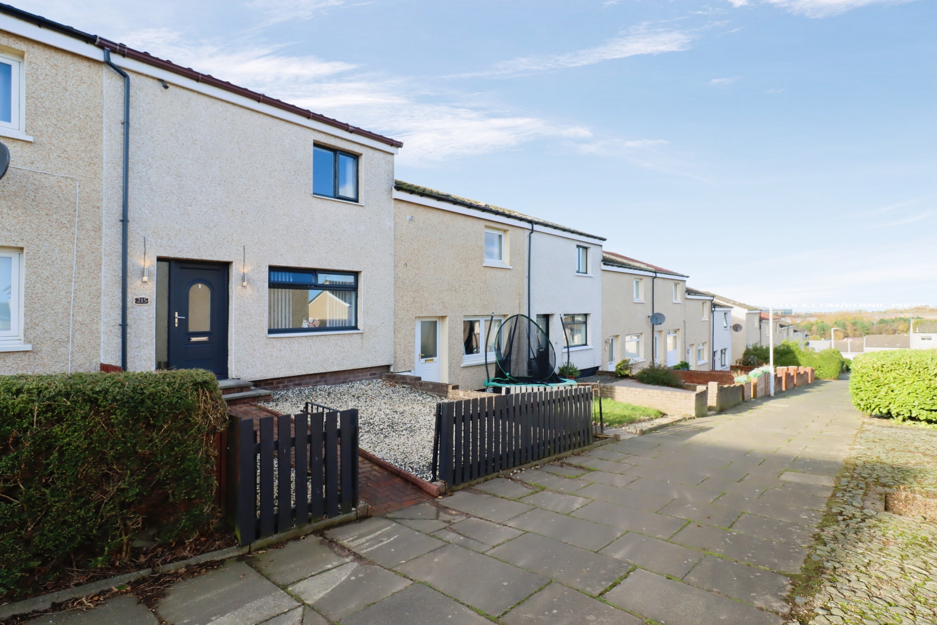 2 bedroom terraced house for sale in Redcraigs, Kirkcaldy, KY2 6UQ