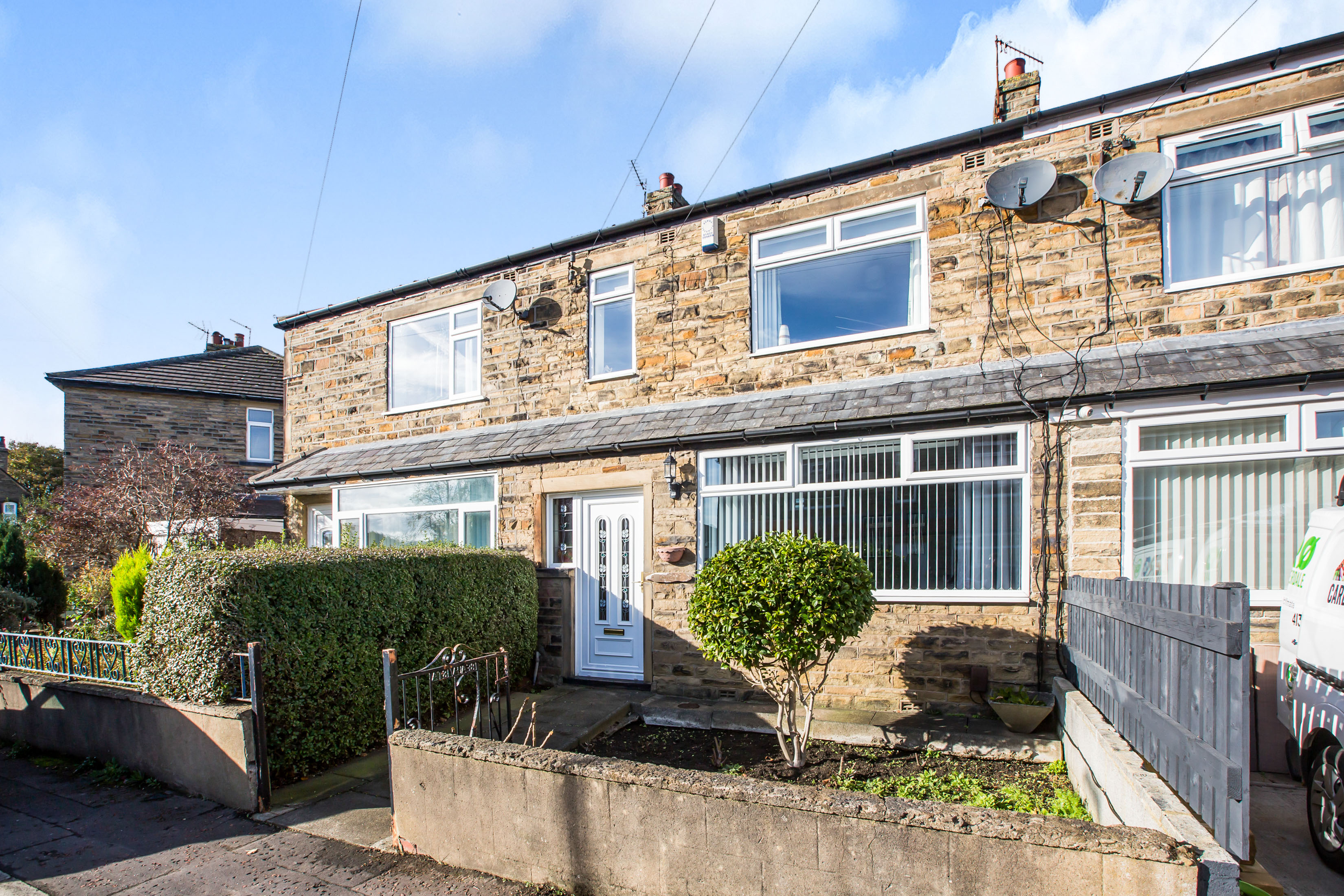 3 bedroom terraced house for sale in Highfield Grove, Exley Lane
