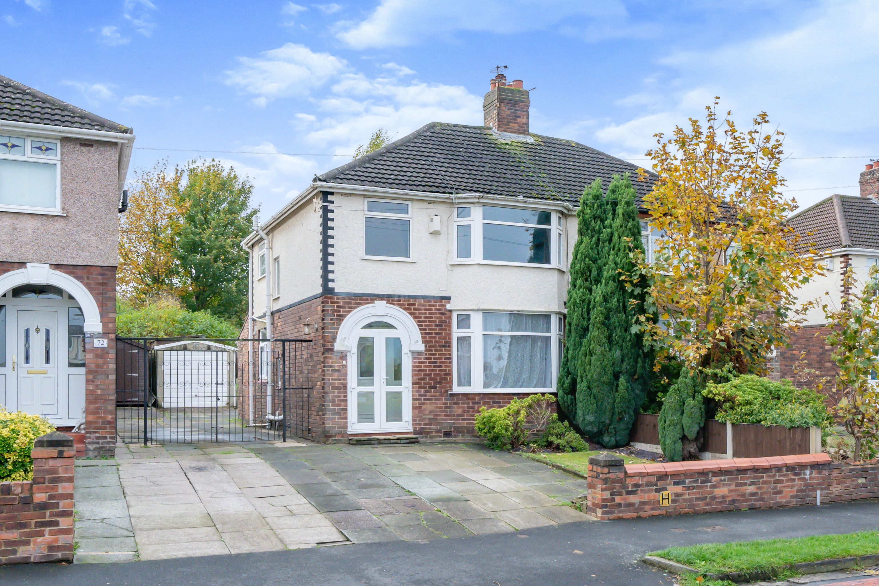 3 bedroom semidetached house for sale in Norleane Crescent, Runcorn