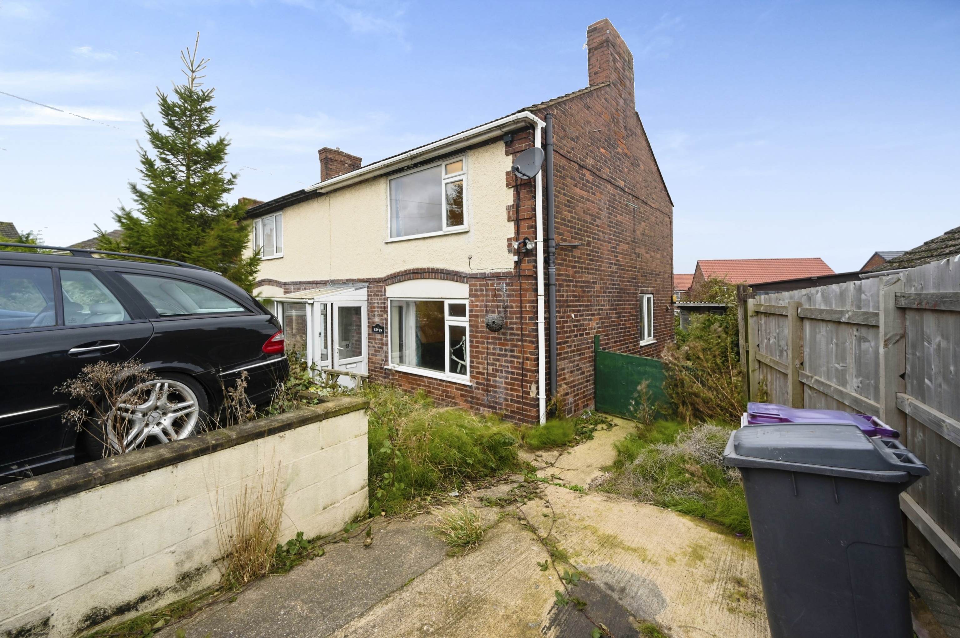 3 bedroom semidetached house for sale in Spa Croft, Tibshelf, Alfreton