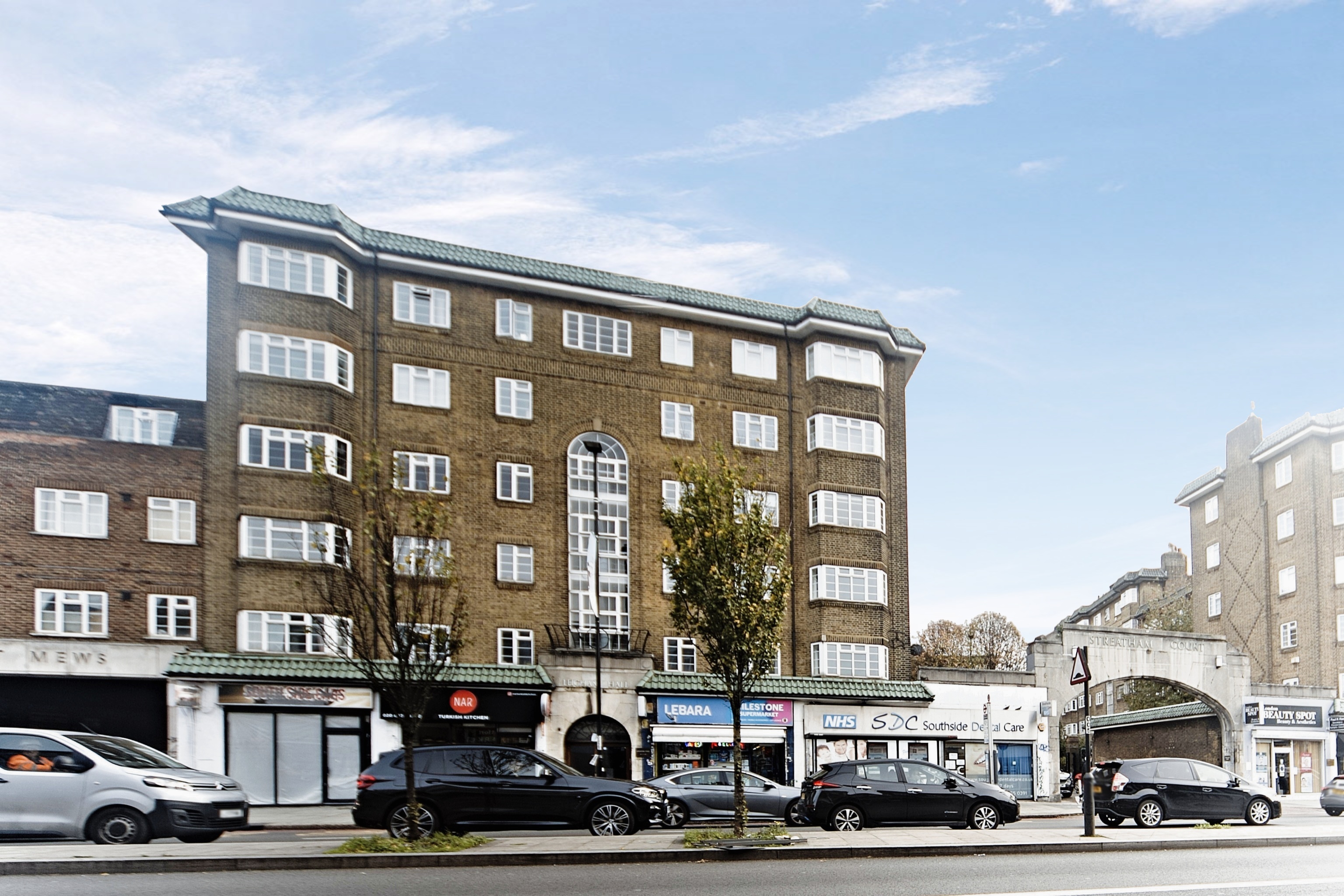 2 bedroom flat for sale in Streatham High Road, Streatham, SW16 1DL