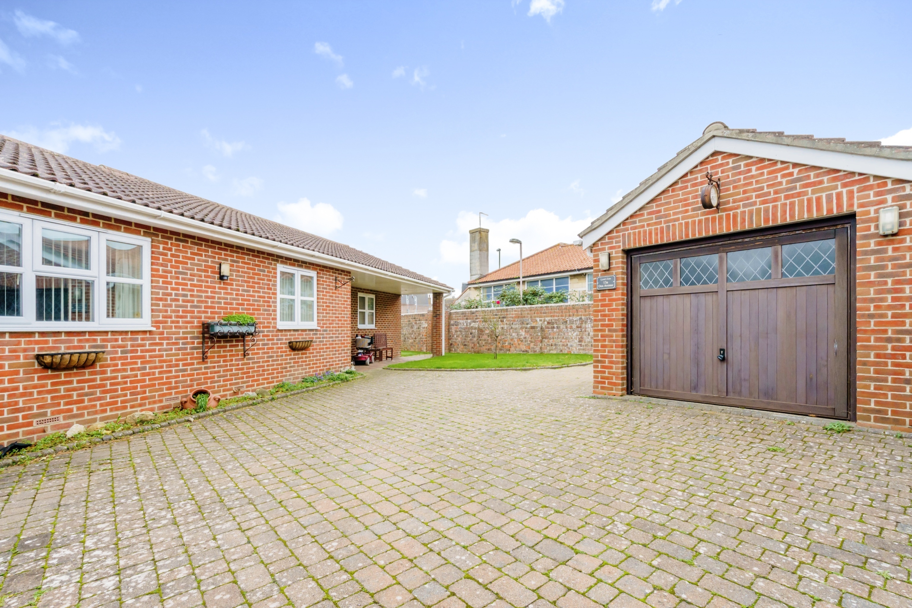 3 bedroom detached bungalow for sale in Den Avenue, Bognor Regis, PO21 1HE