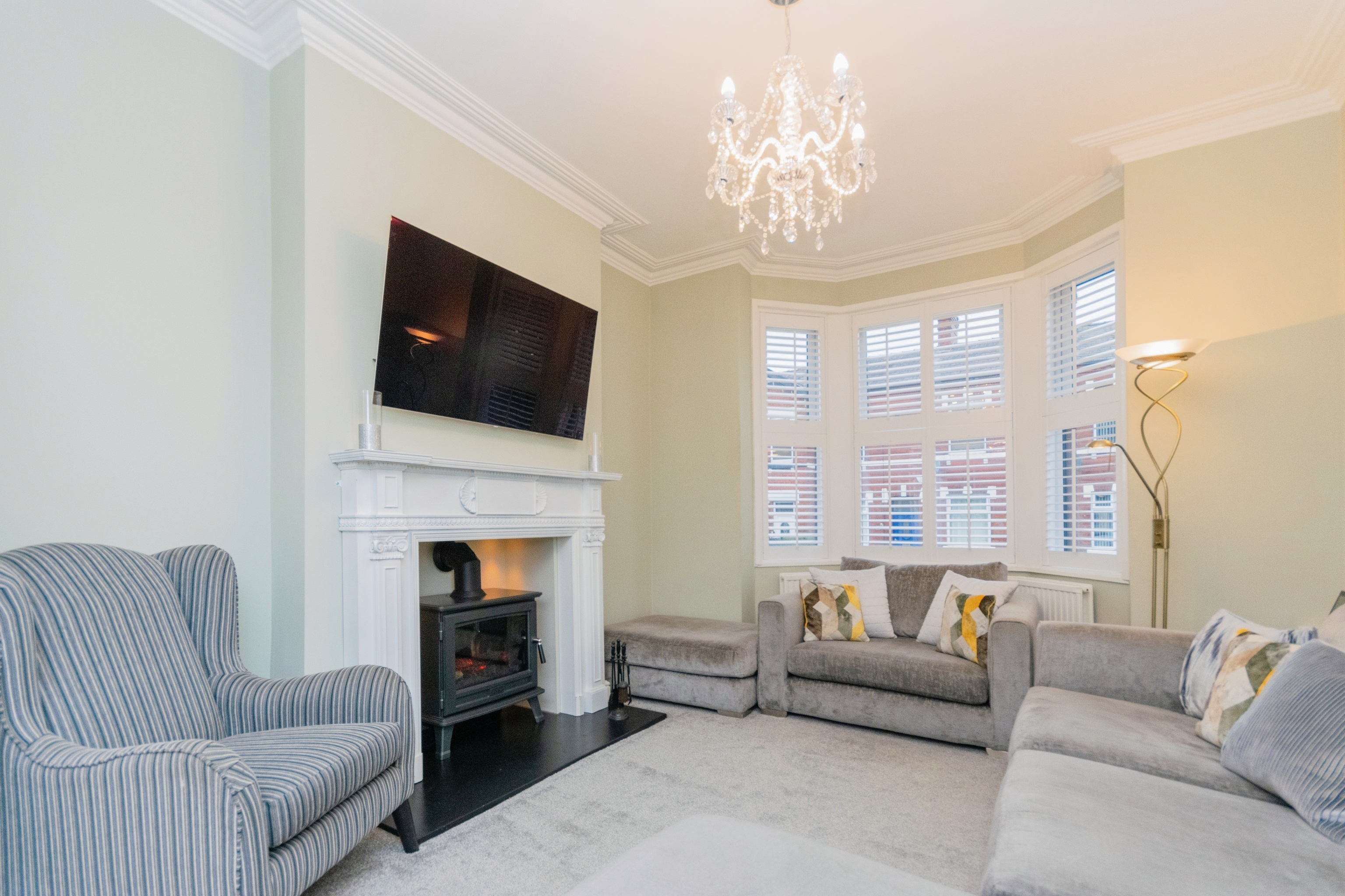 3 bedroom terraced house for sale in King Street, Dukinfield, SK16 4TY