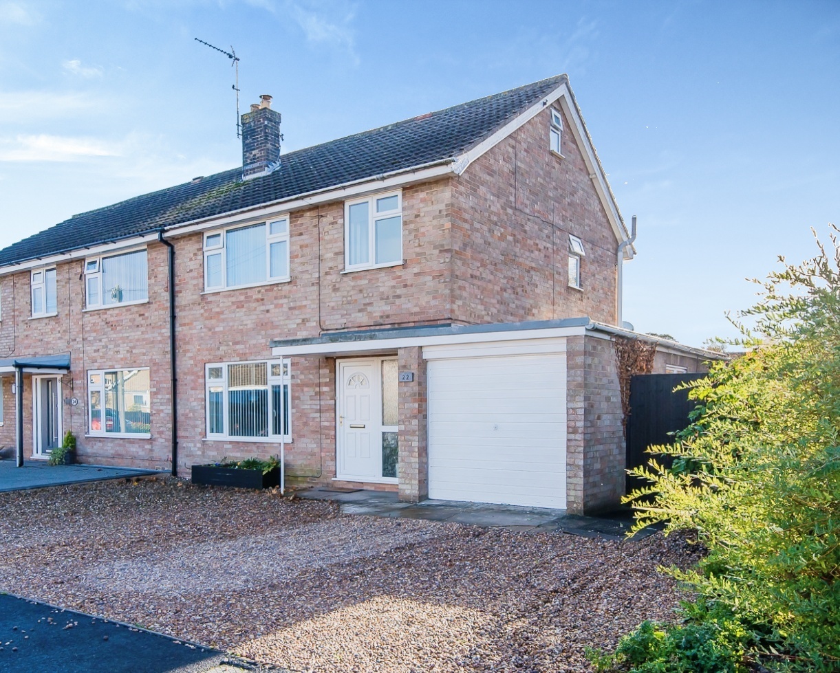 3 bedroom semidetached house for sale in Linley Drive, Boston, PE21 7EJ