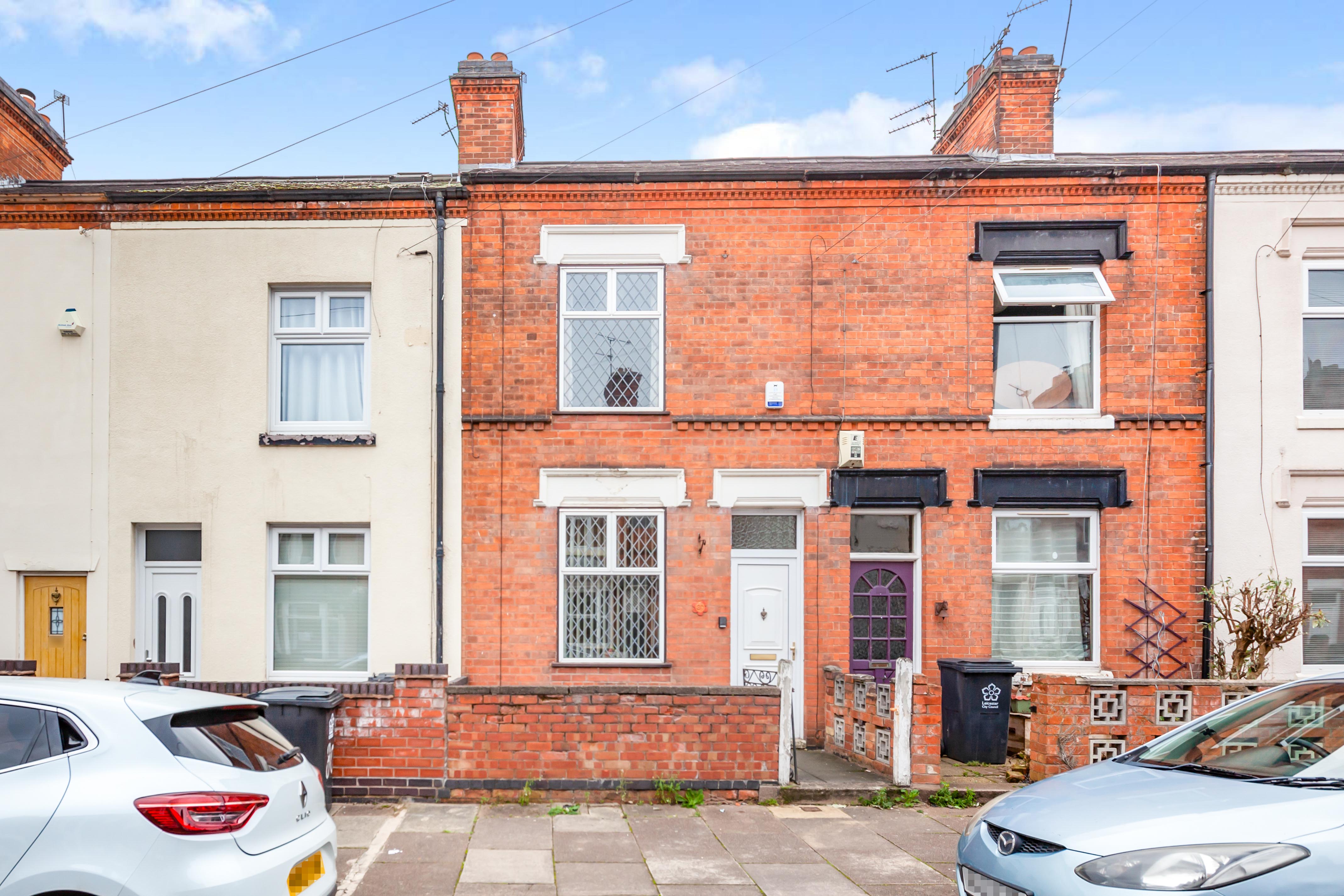 3 bedroom terraced house for sale in Oban Street, Leicester, LE3 9GA
