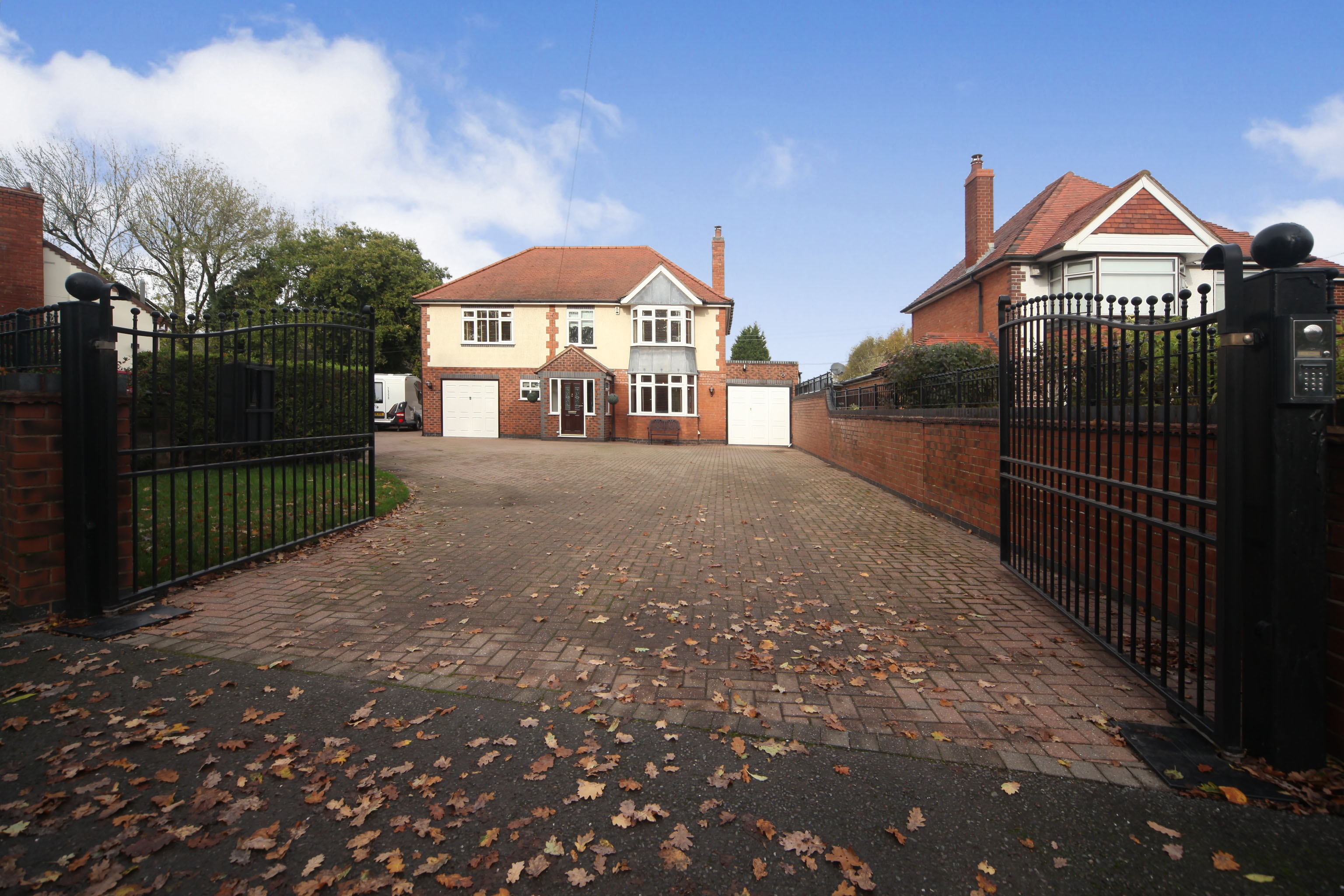 3 bedroom detached house for sale in Gorcot Hill, Beoley, B98 9ES