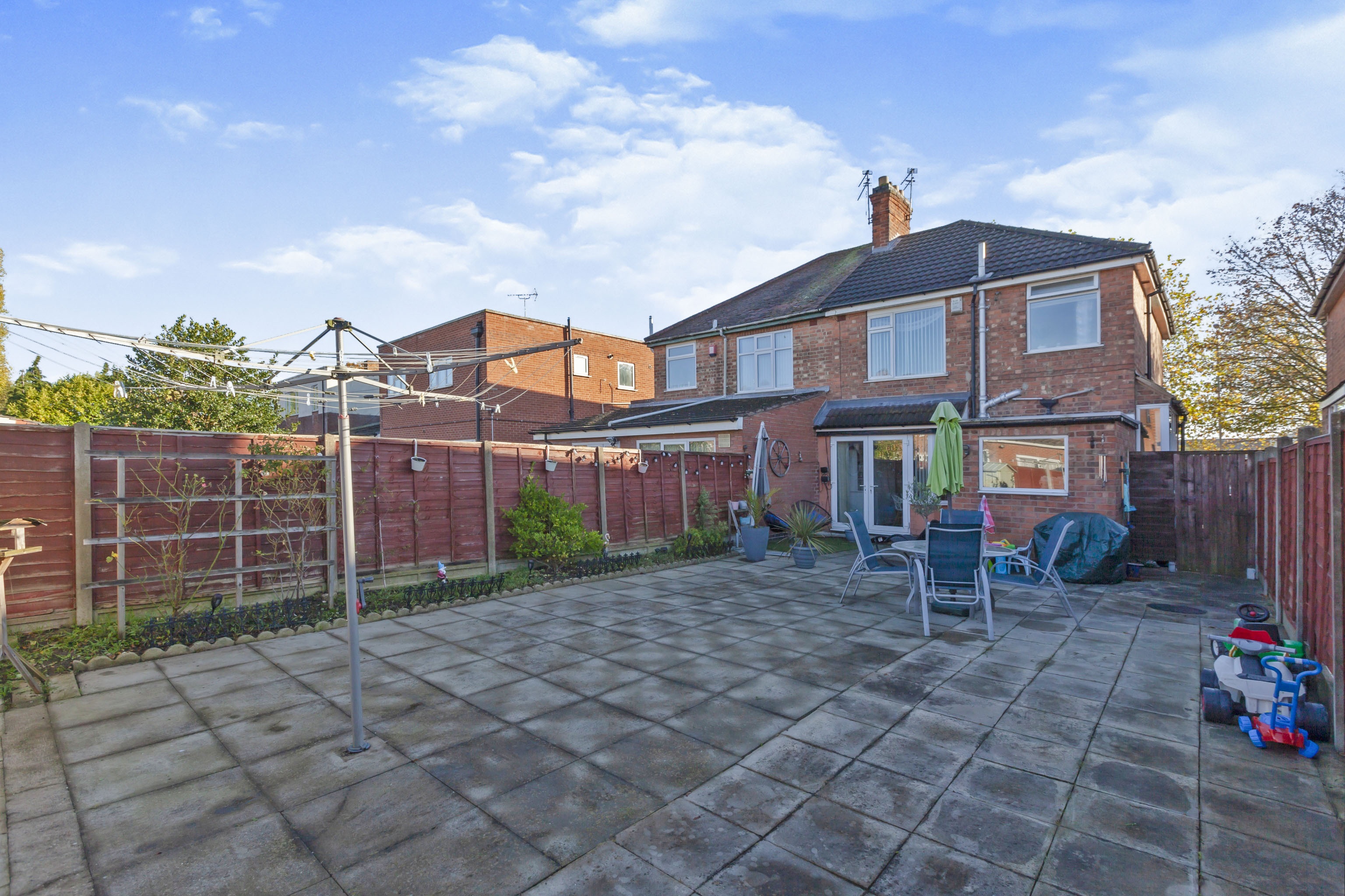 3 bedroom semidetached house for sale in Abbey Lane, Leicester, LE4 0DA