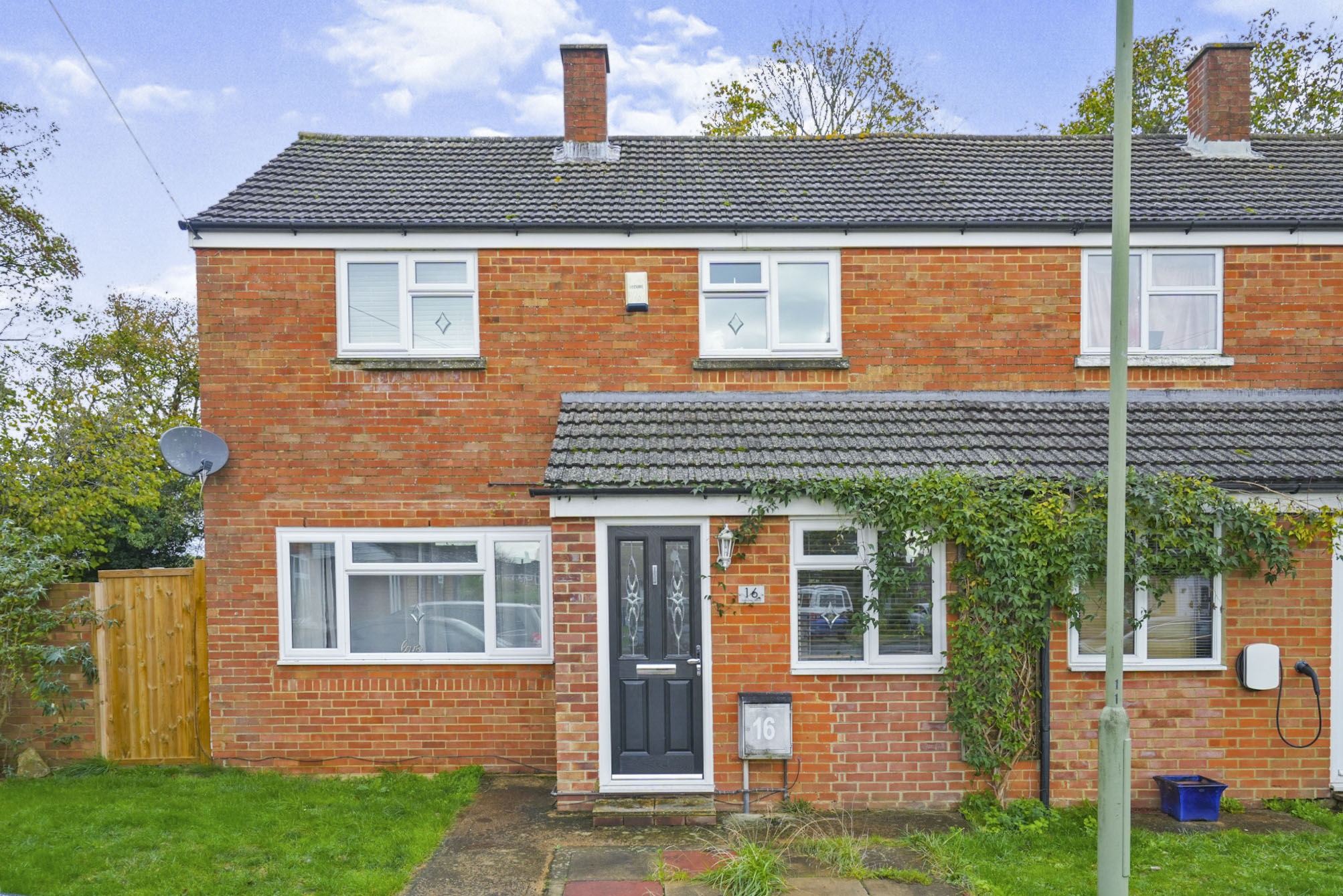 2 bedroom semidetached house for sale in Fairhaven Road, Bicester, OX27 8TX