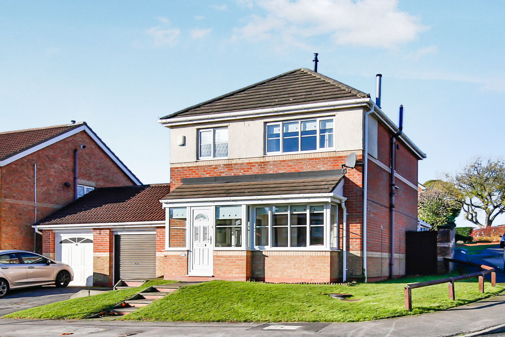 3 bedroom detached house for sale in Willerby Grove, Peterlee, SR8 2RN