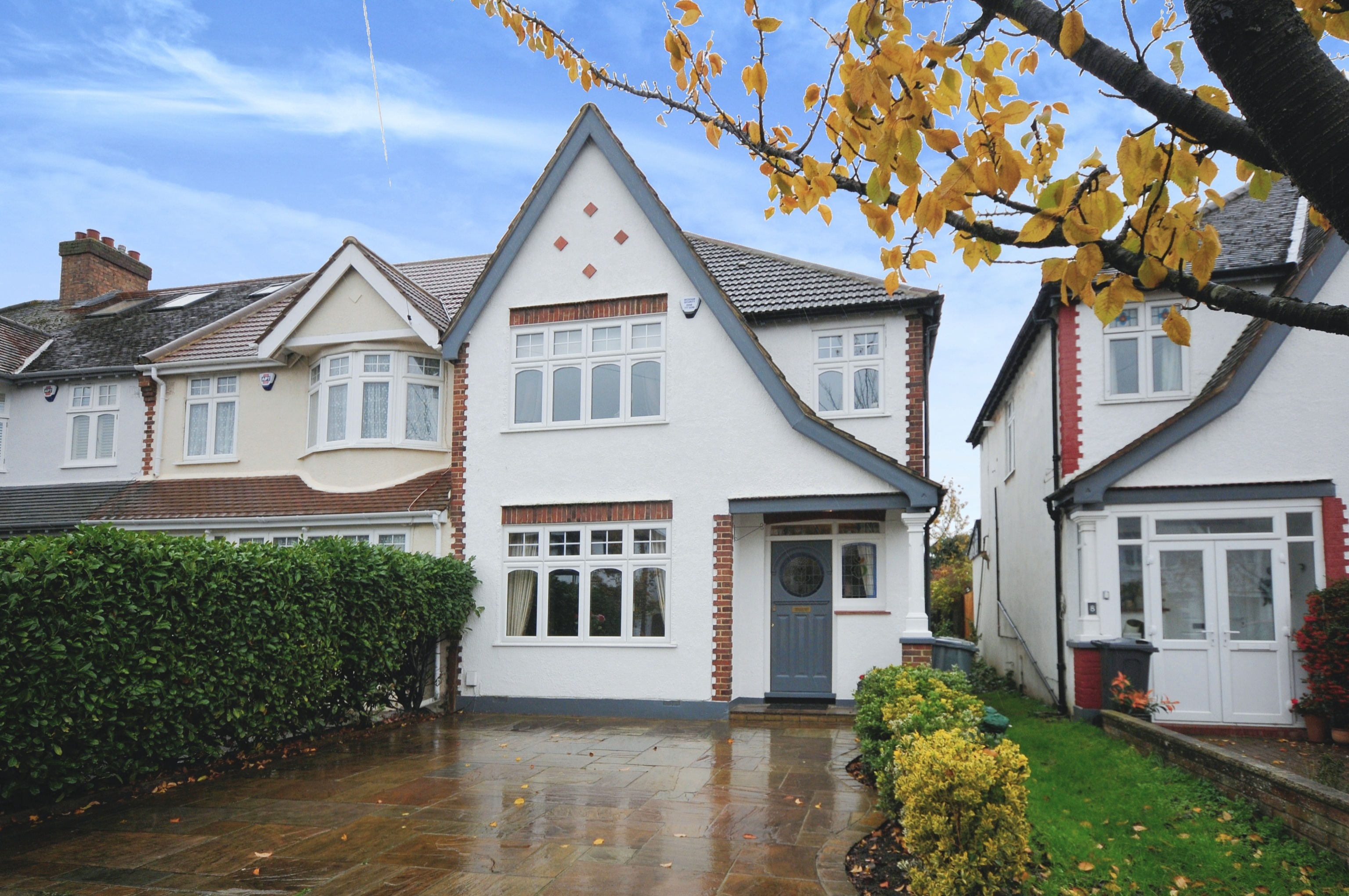 3 bedroom end of terrace house for sale in Merlin Grove, Beckenham, BR3 3HU