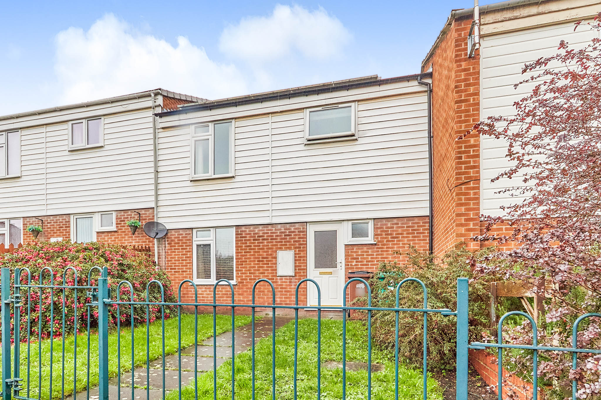3 bedroom terraced house for sale in Sullivan Close, Nottingham, NG3 2HX
