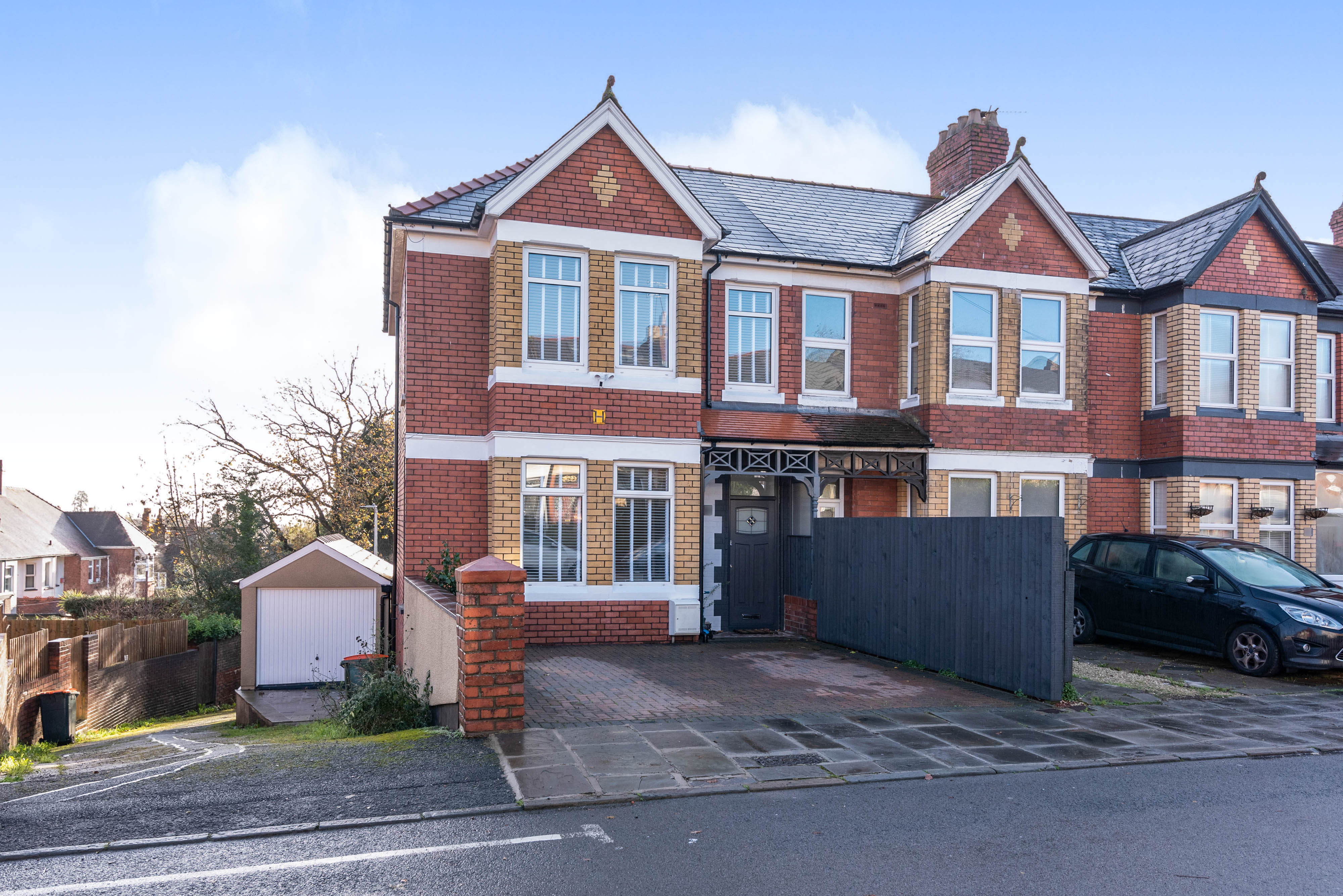 3 bedroom end of terrace house for sale in Preston Avenue, Newport