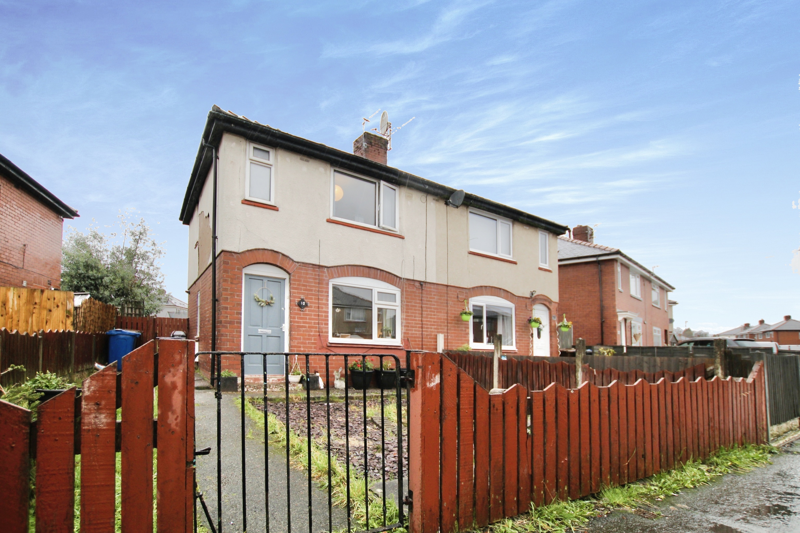 2 bedroom semidetached house for sale in Heather Grove, Wigan, WN5 9PJ