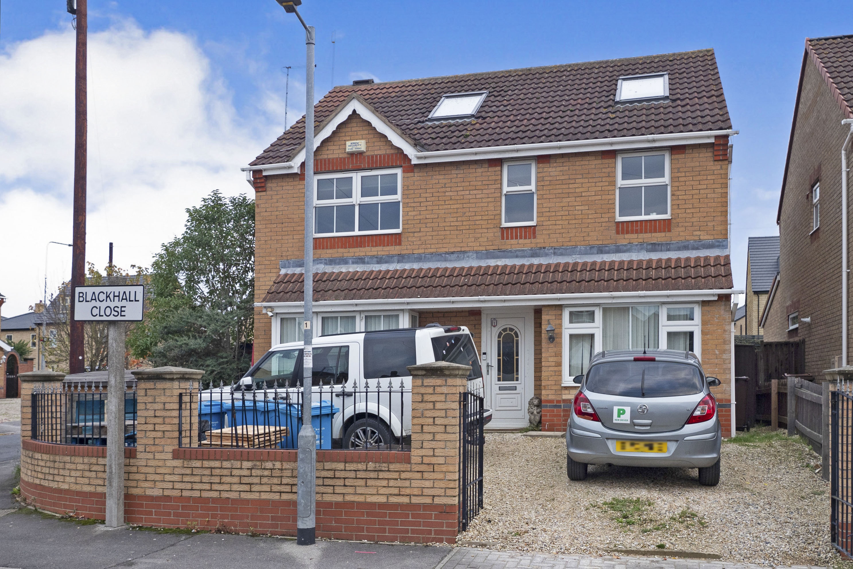 5 bedroom detached house for sale in Blackhall Close, Hull, HU7 3HN