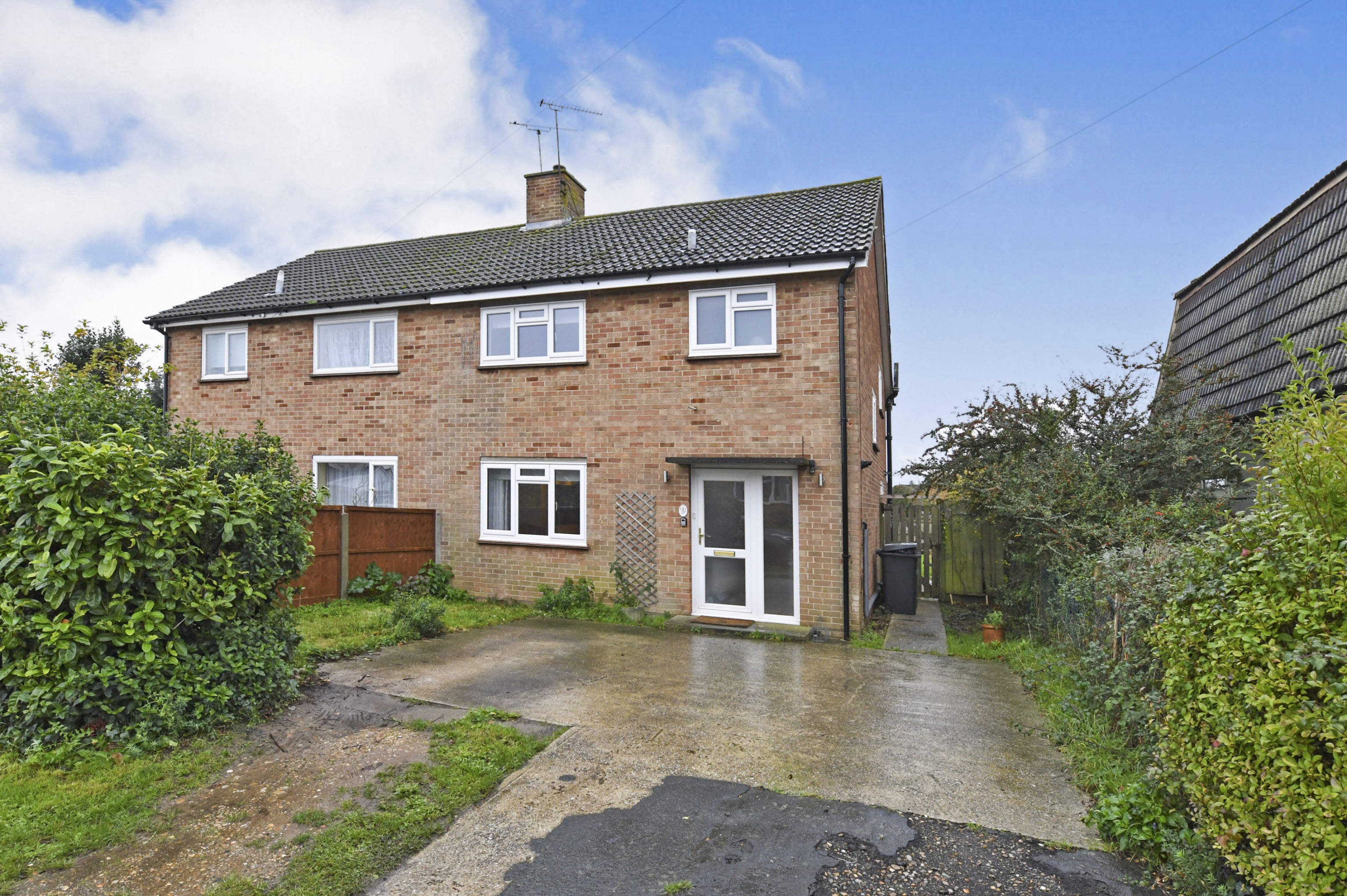 3 bedroom semidetached house for sale in Broomhall Road, Chelmsford