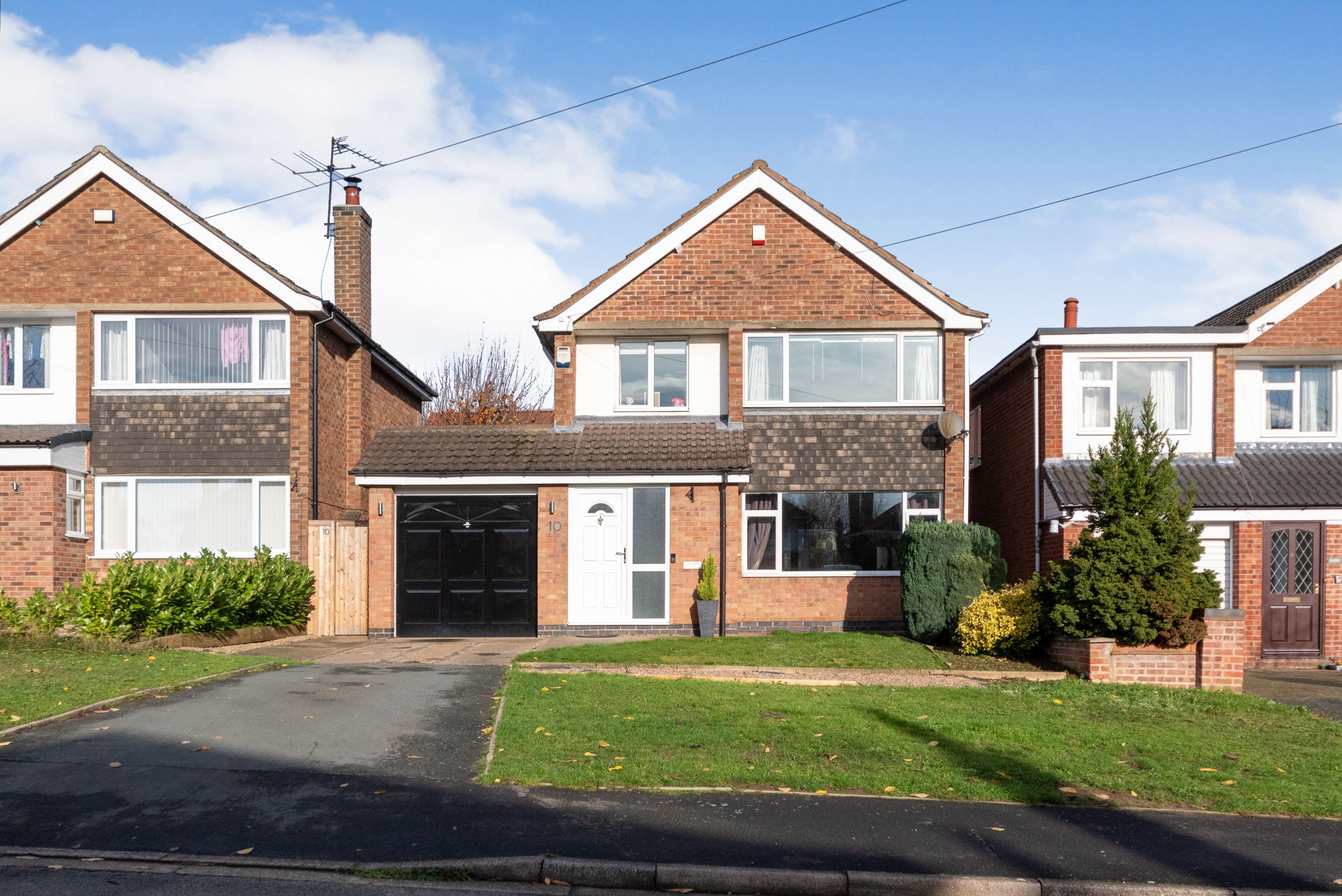 3 bedroom detached house for sale in St. Martins Way, Ancaster