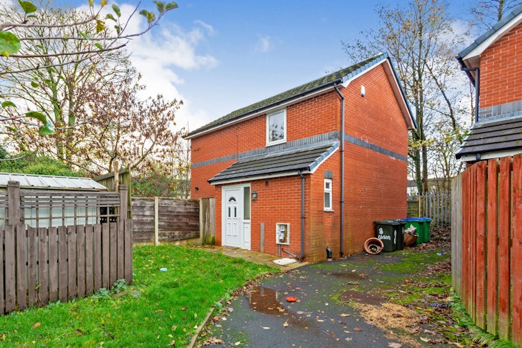 3 bedroom detached house