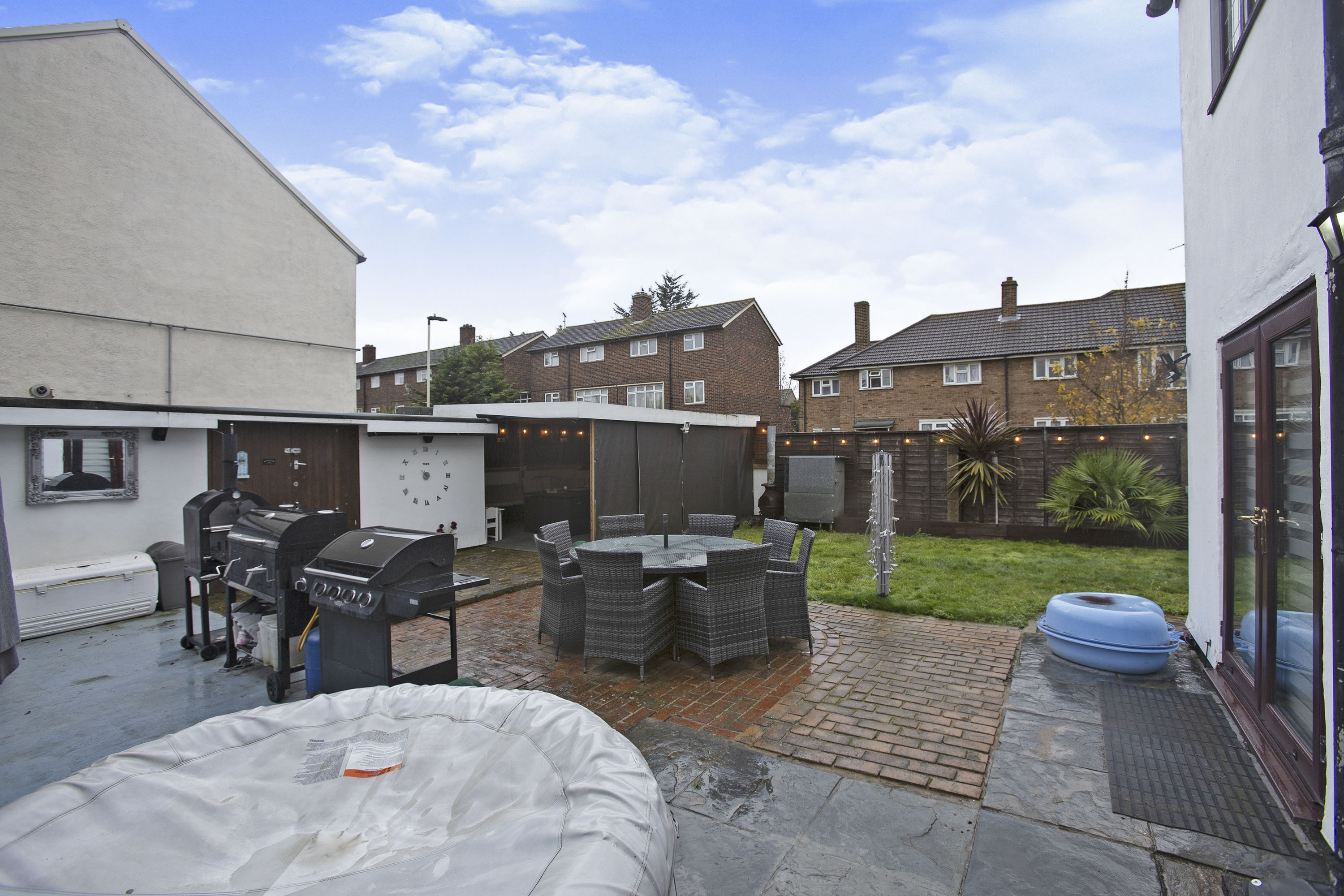 3 bedroom end of terrace house for sale in Maybury Road, Barking, IG11 0PG