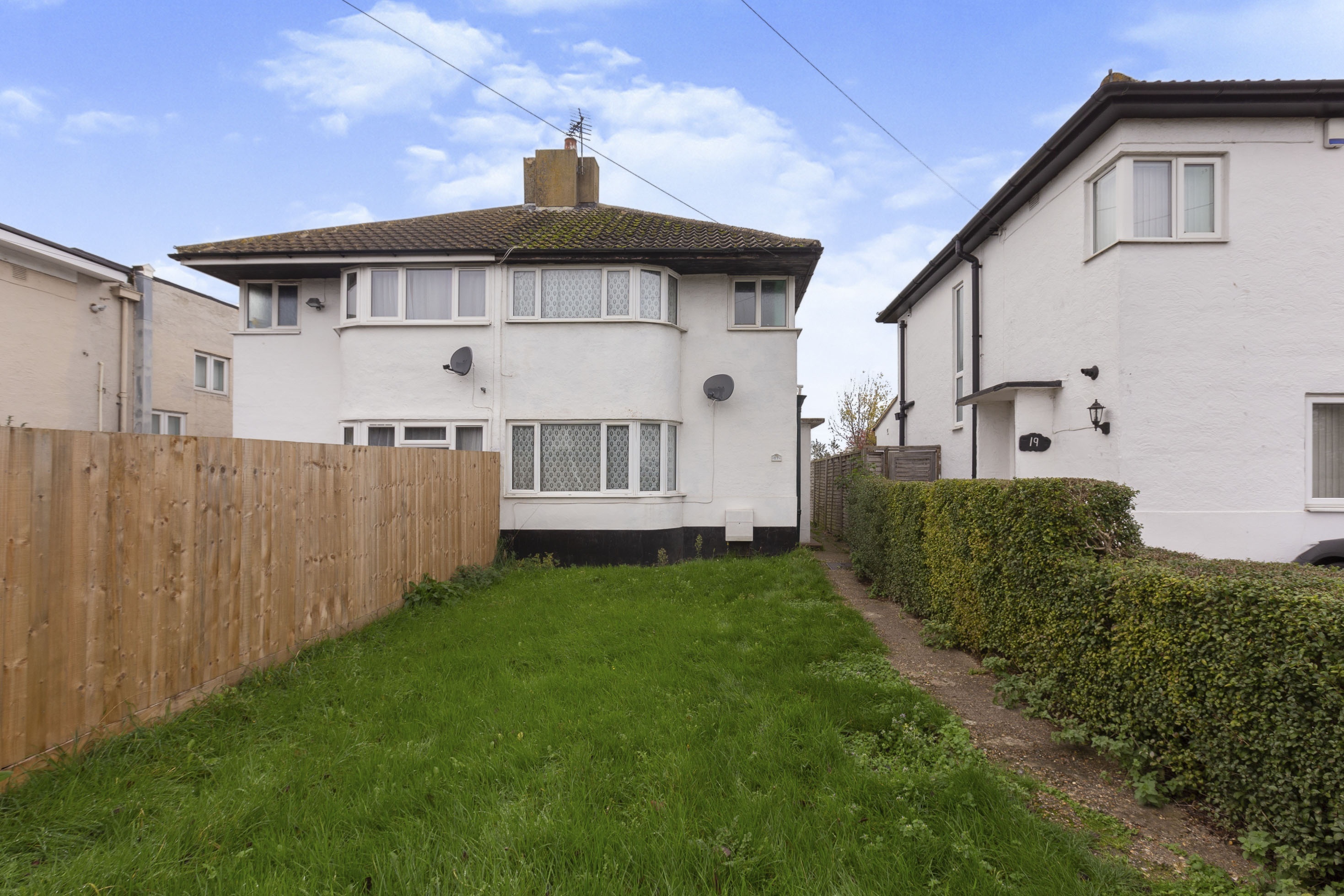 3 bedroom semidetached house for sale in Stonehaven Road, Aylesbury