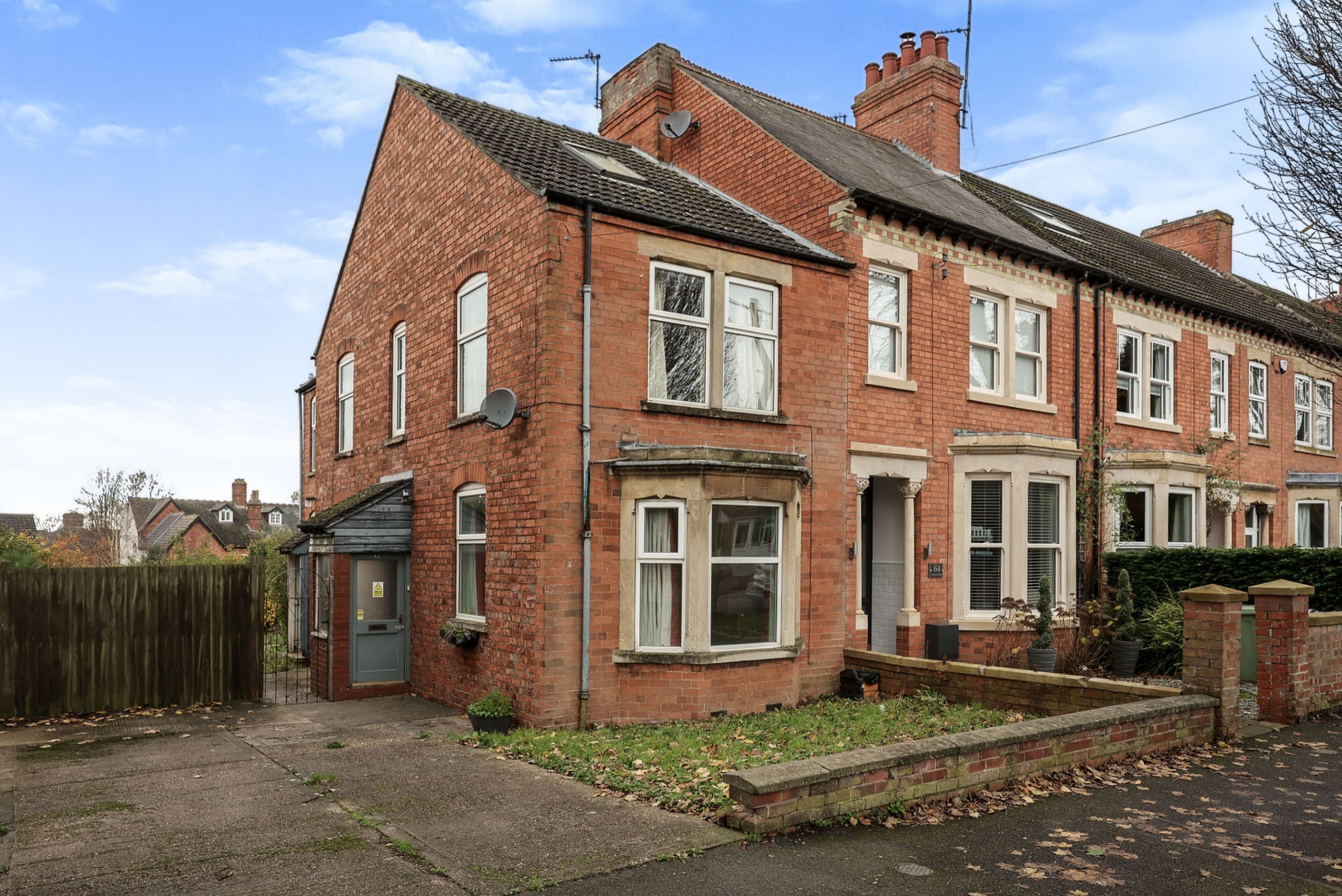 3 bedroom end of terrace house for sale in Harrowby Road, Grantham