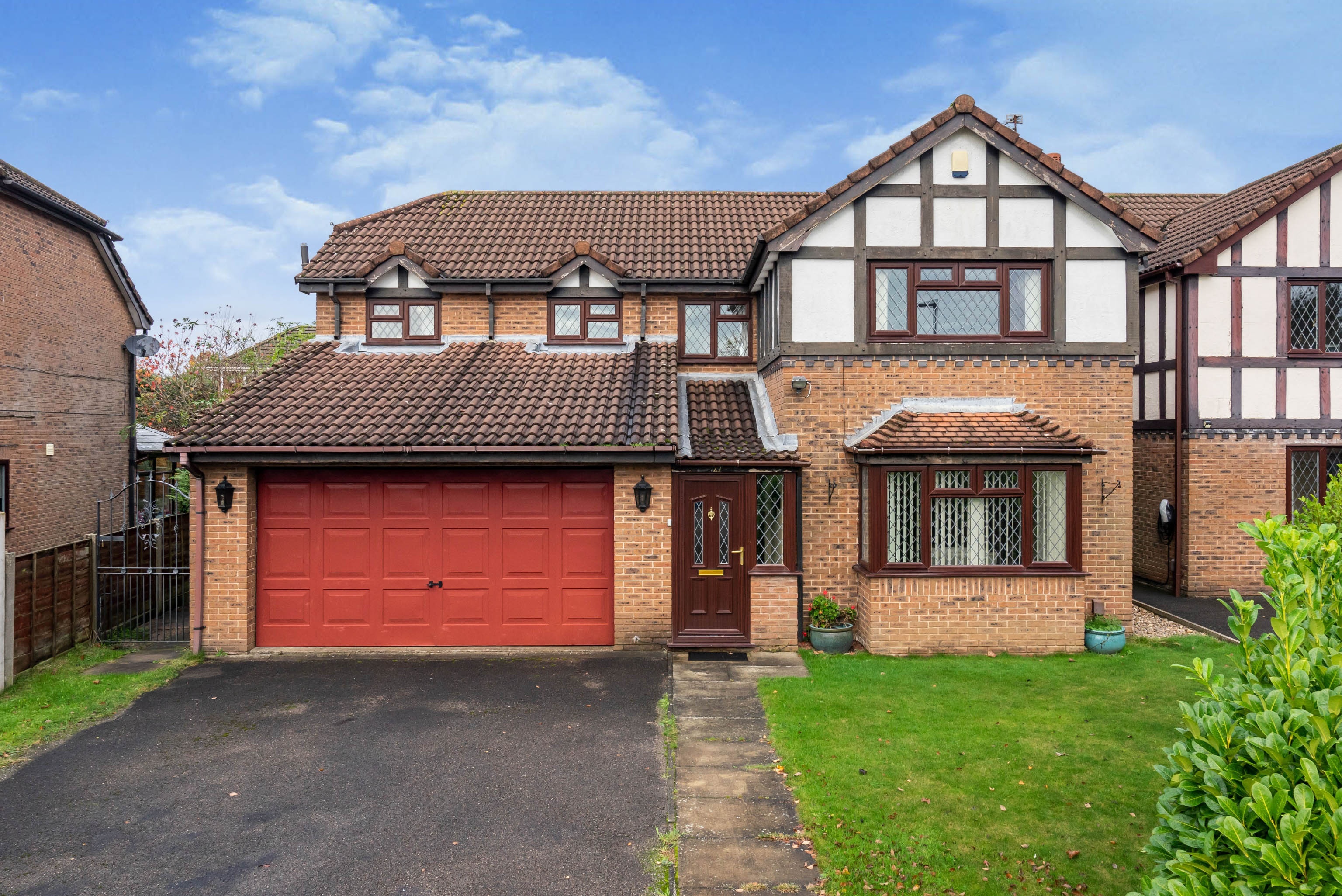 4 bedroom detached house for sale in Edward Gardens, Warrington, WA1 4QS