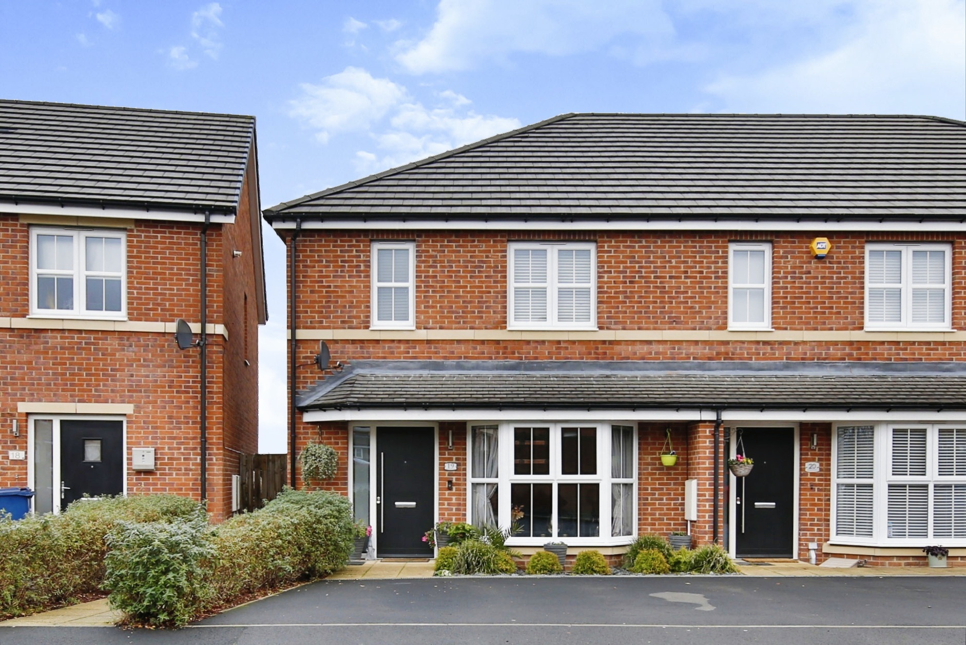 3 bedroom end of terrace house for sale in Greenbrook Drive, East