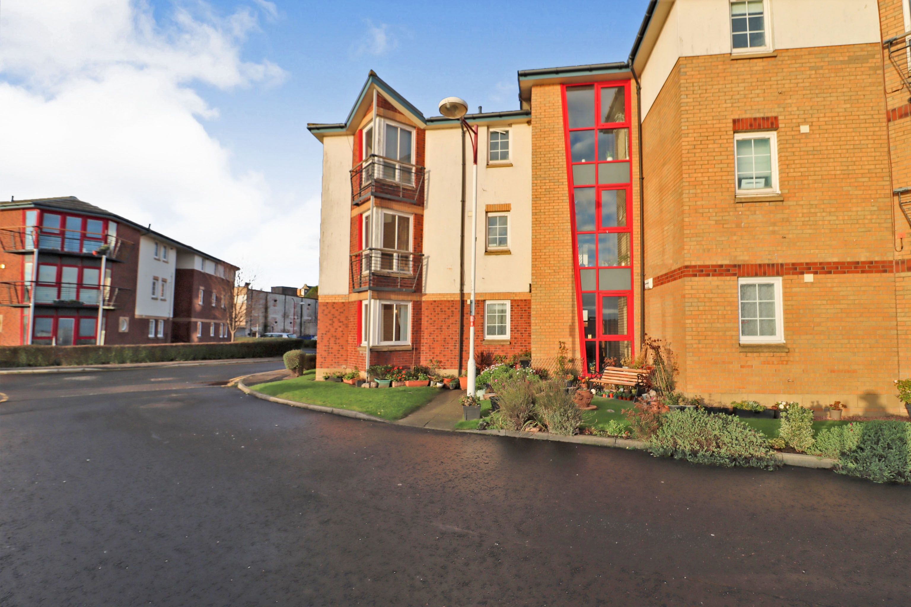 1 bedroom apartment for sale in Williamson Quay, Kirkcaldy, KY1 1JS