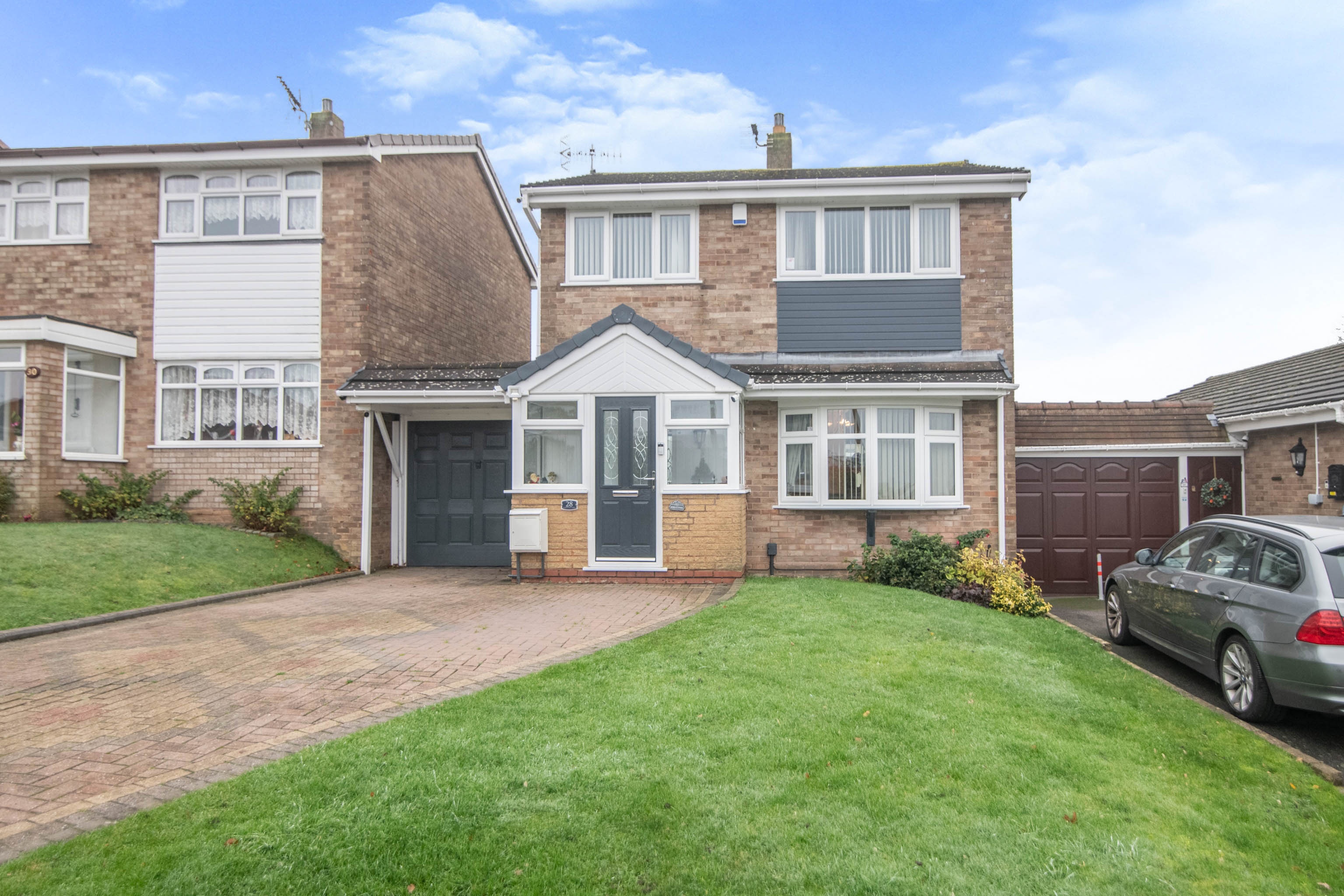 3 bedroom detached house for sale in Sunningdale Drive, Oldbury, B69 1PX