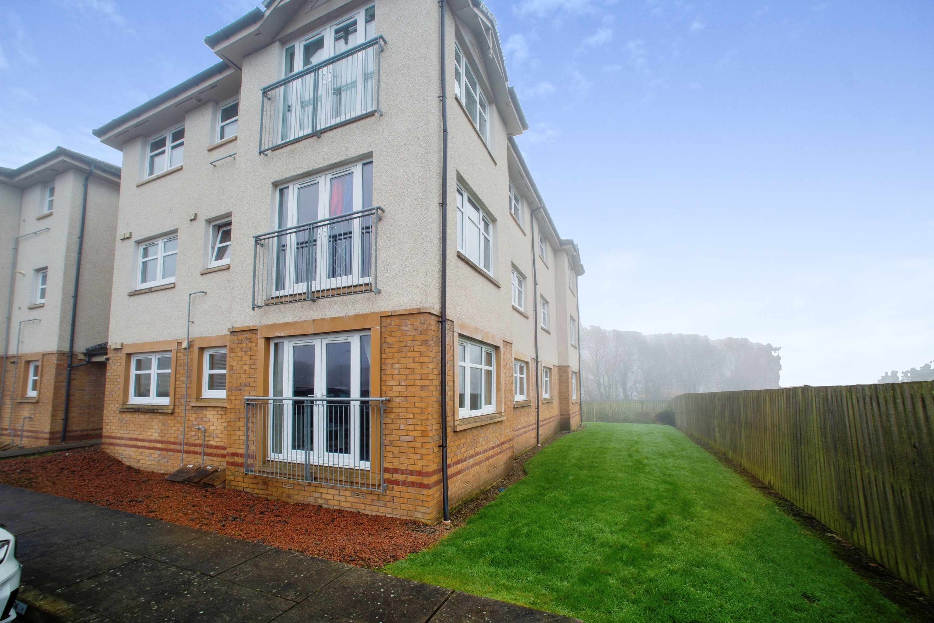 2 bedroom ground floor flat for sale in Alexander Mcleod Place