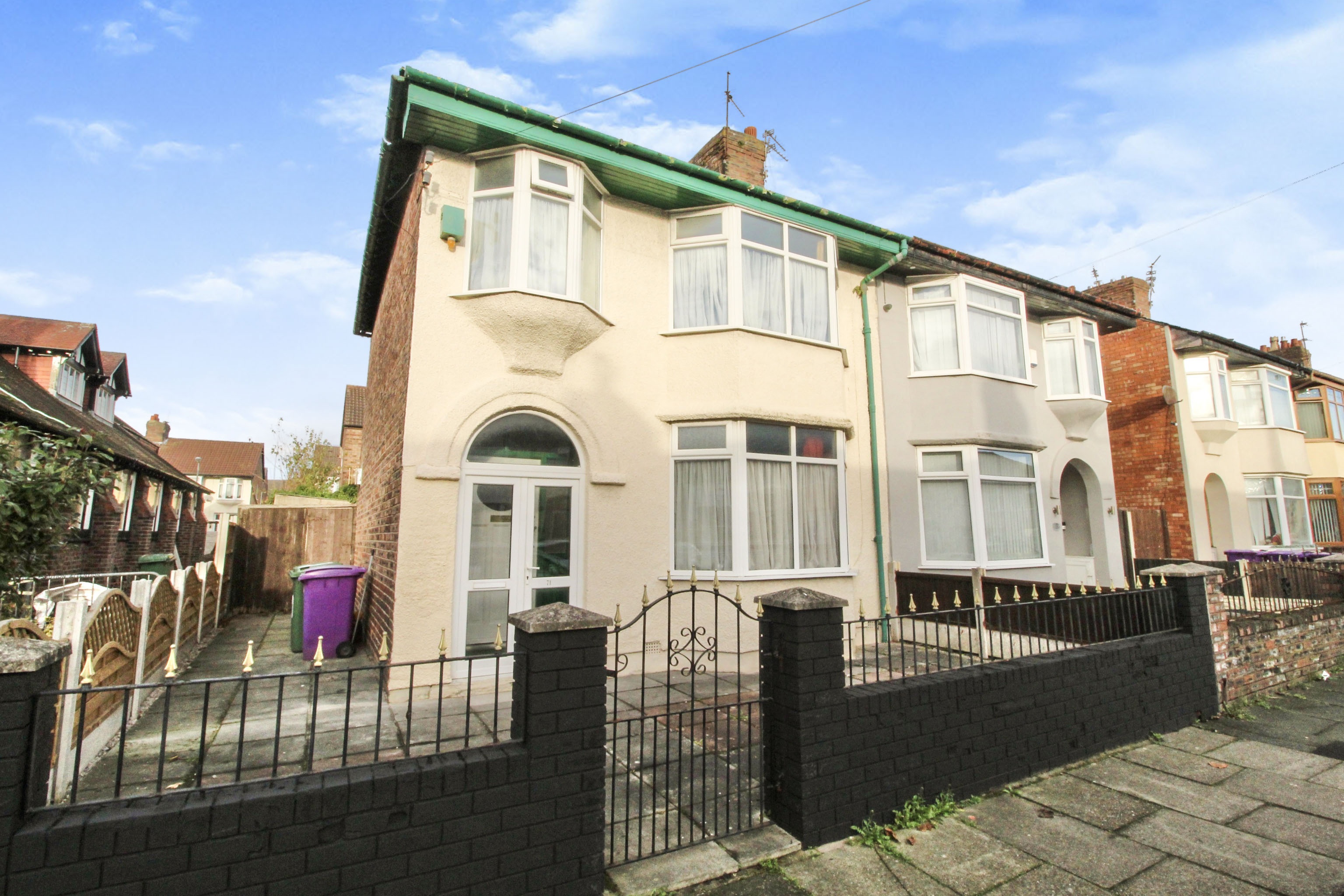 3 bedroom semidetached house for sale in Fazakerley Road, Liverpool