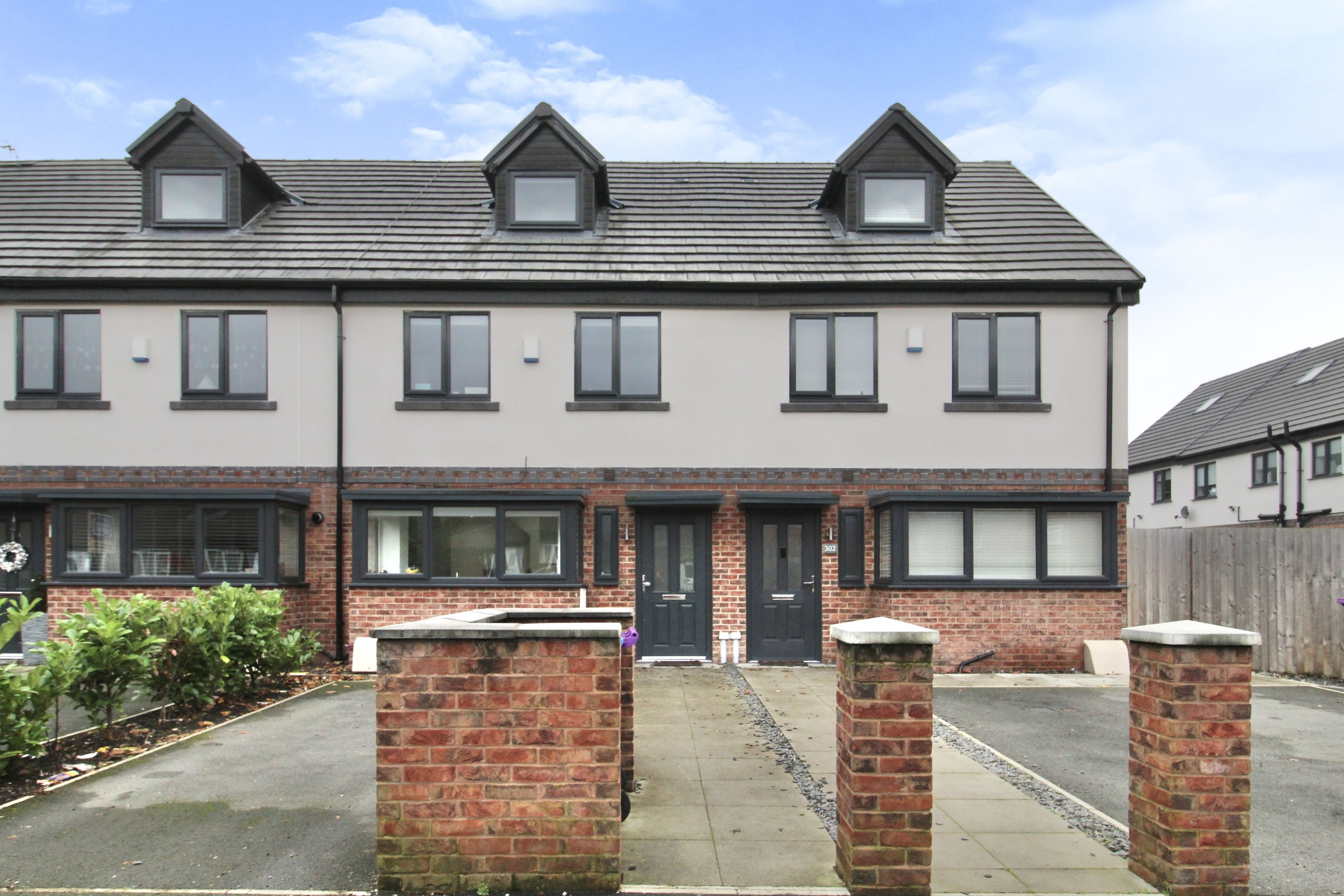 4 bedroom terraced house for sale in Hartsbourne Avenue, Liverpool, L25 2TD