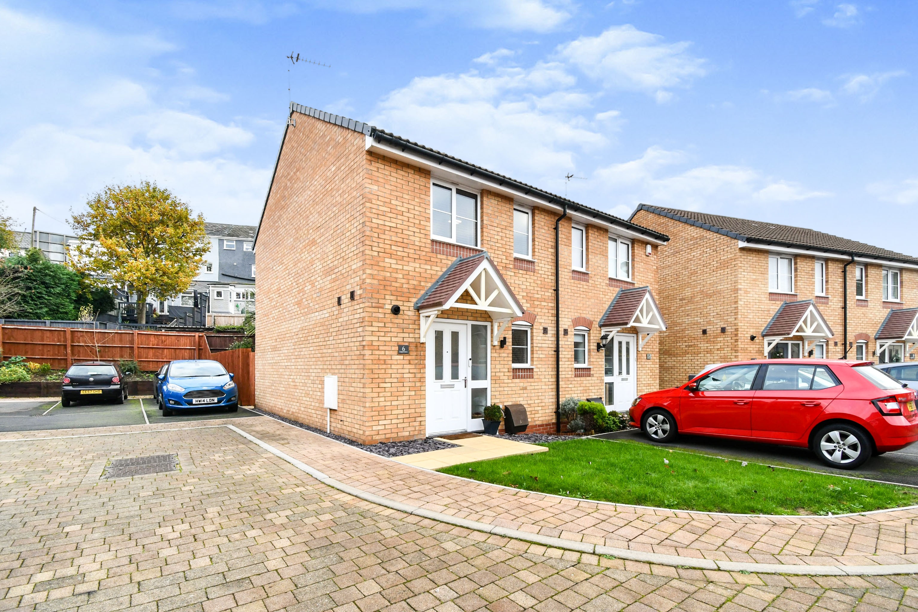 2 bedroom semidetached house for sale in Copper Grove, Newport, NP10 9NG