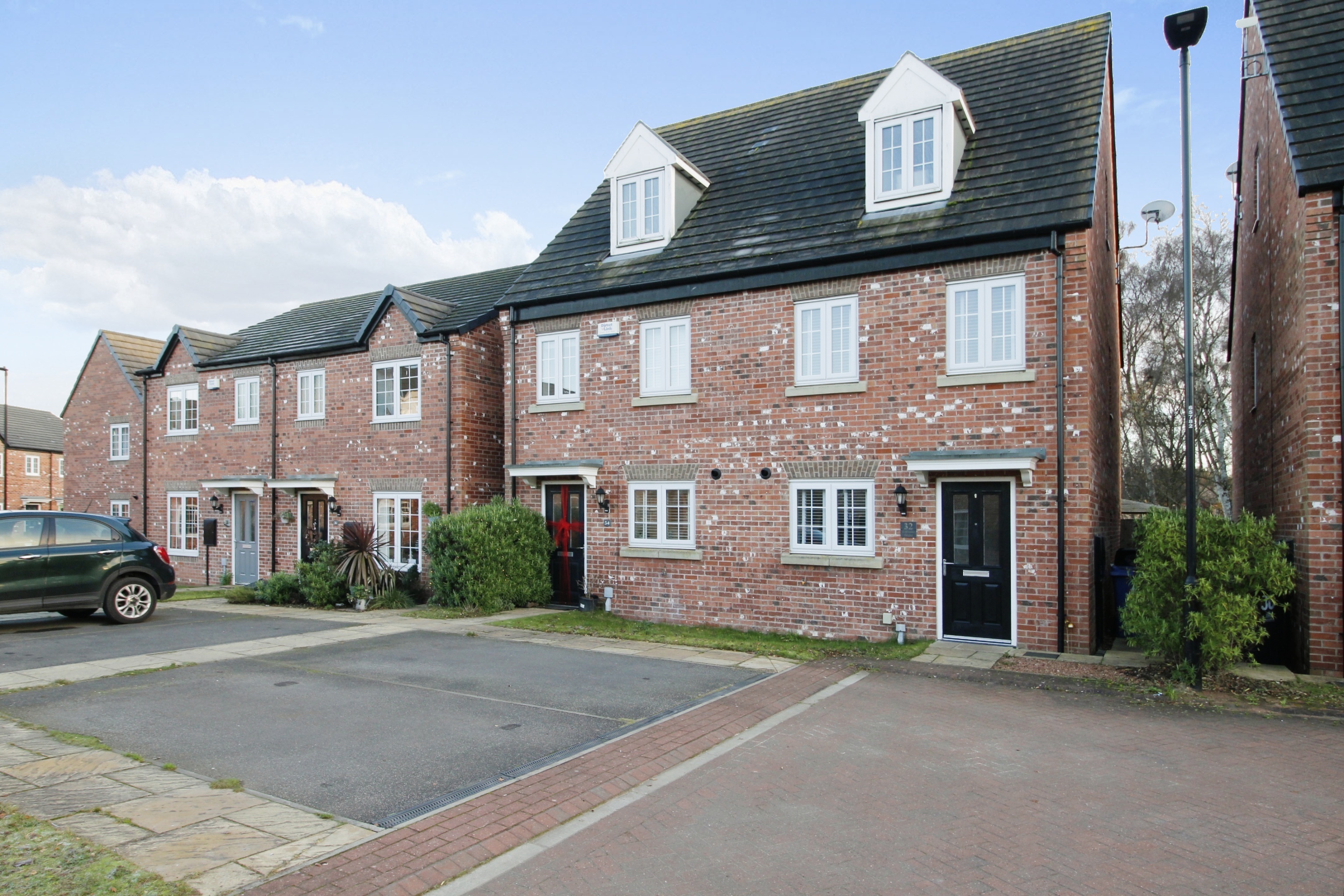 3 bedroom semidetached house for sale in Fairlands Grove, Auckley