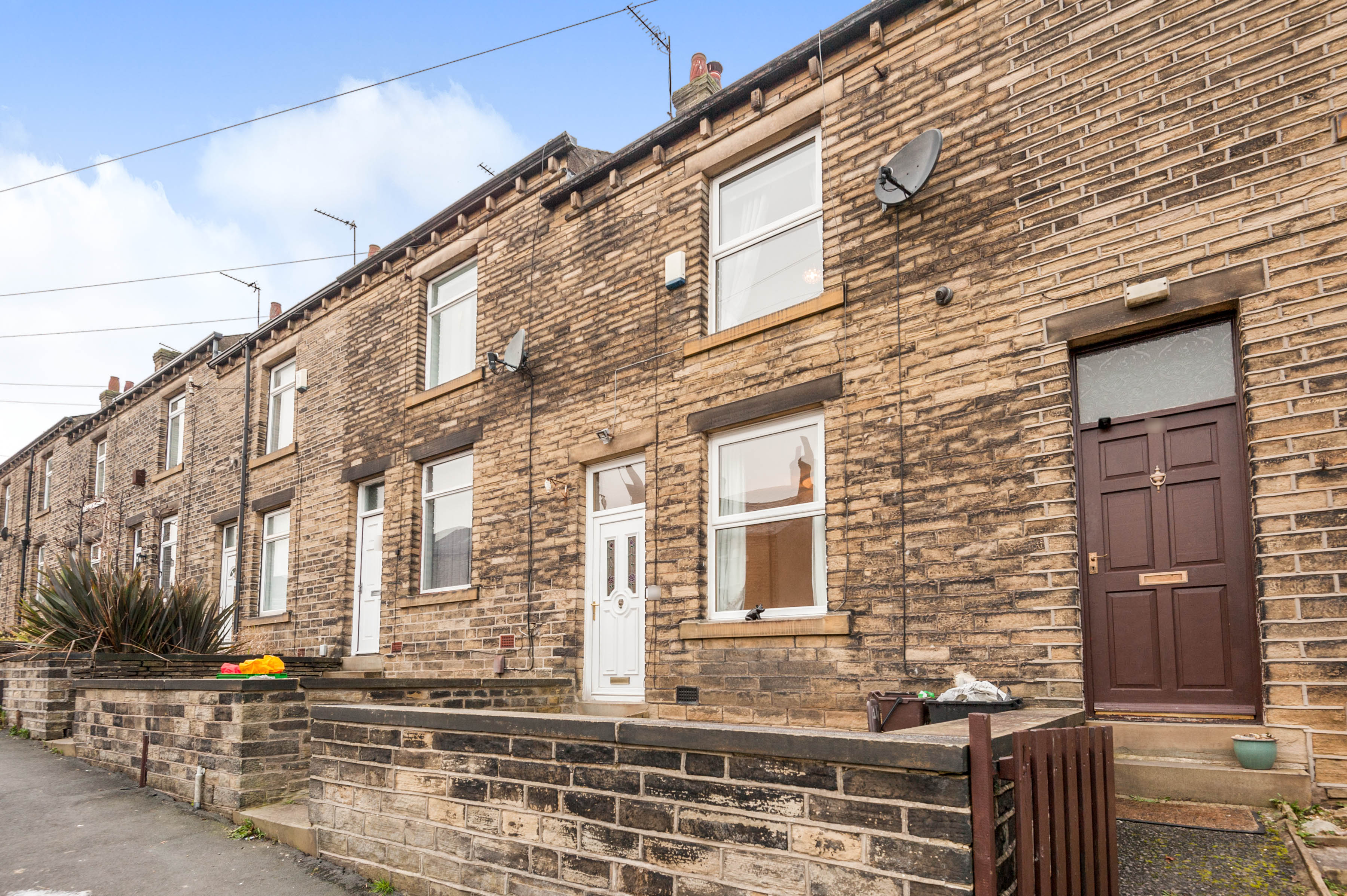 2 Bedroom Terraced House For Sale In Garlick Street Brighouse Hd6 3pw 7472